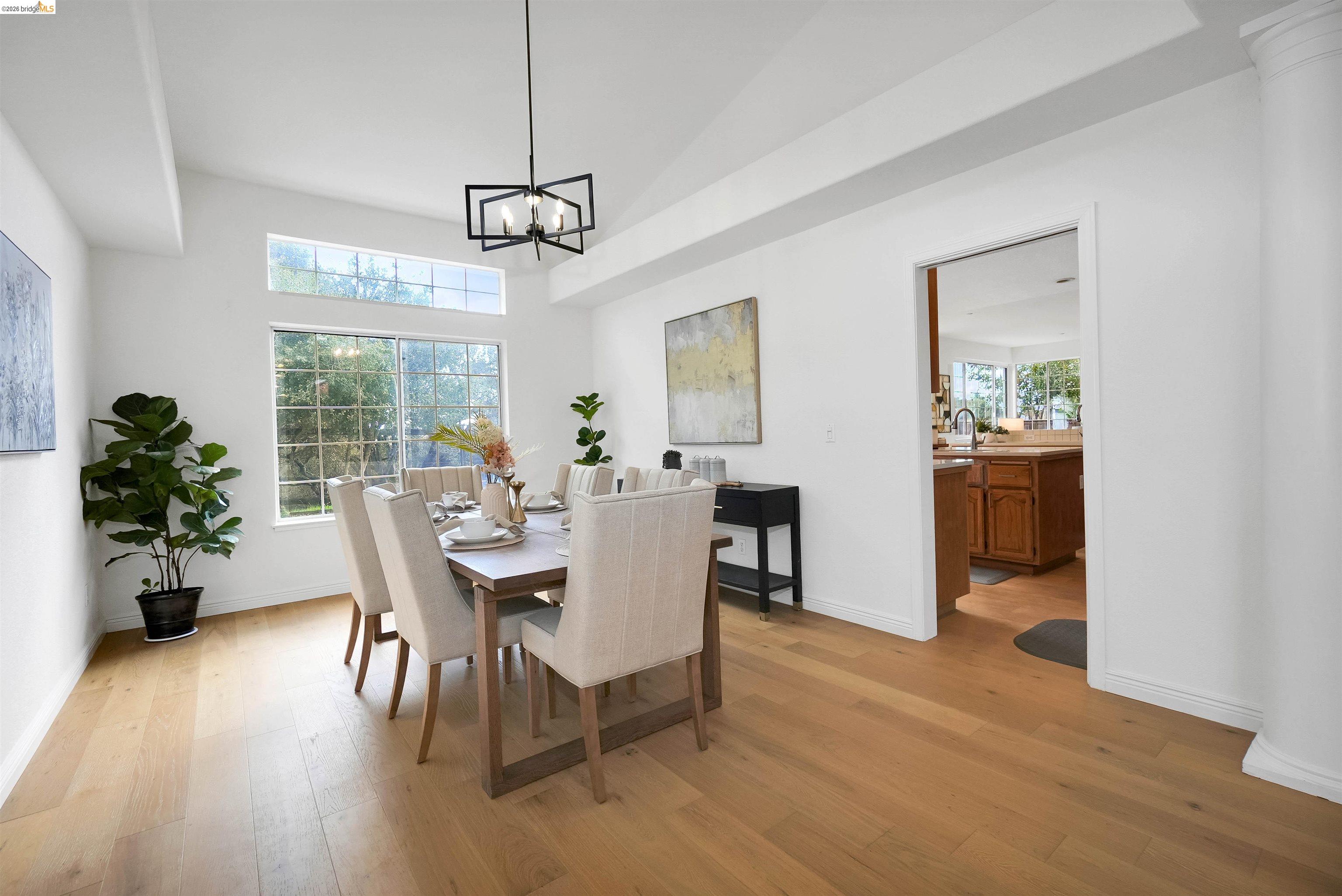 Detail Gallery Image 19 of 52 For 4080 Woodstock Rd., Hayward,  CA 94542-2255 - 4 Beds | 3 Baths