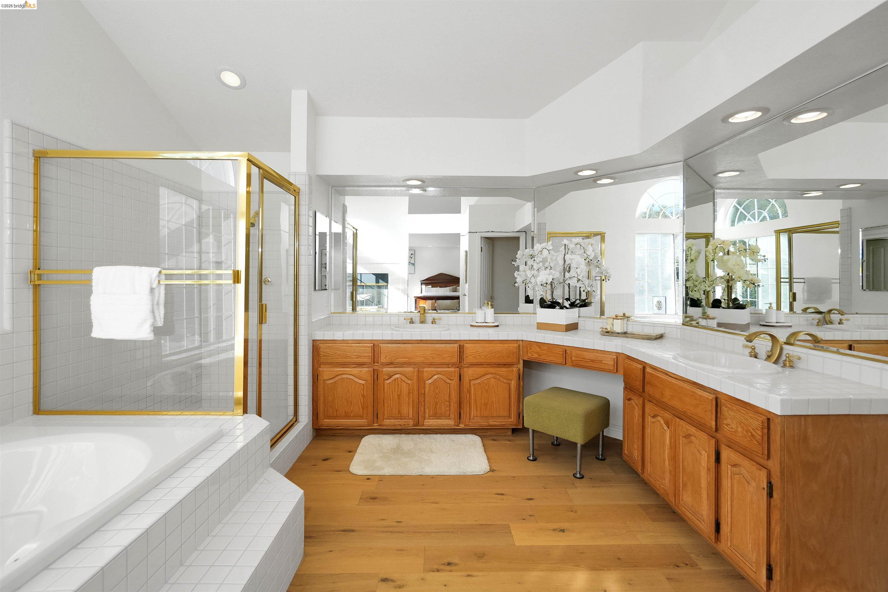 Detail Gallery Image 23 of 52 For 4080 Woodstock Rd., Hayward,  CA 94542-2255 - 4 Beds | 3 Baths