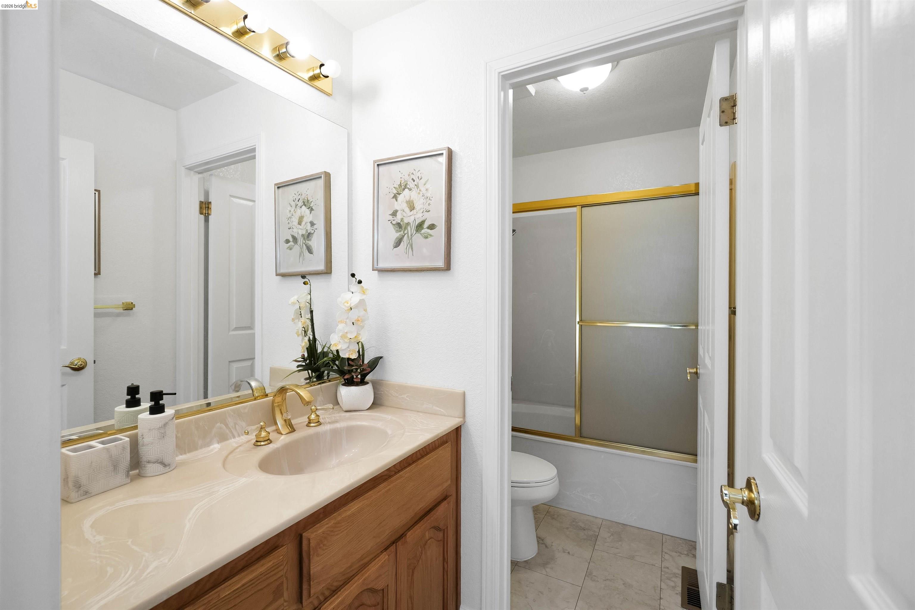 Detail Gallery Image 25 of 52 For 4080 Woodstock Rd., Hayward,  CA 94542-2255 - 4 Beds | 3 Baths