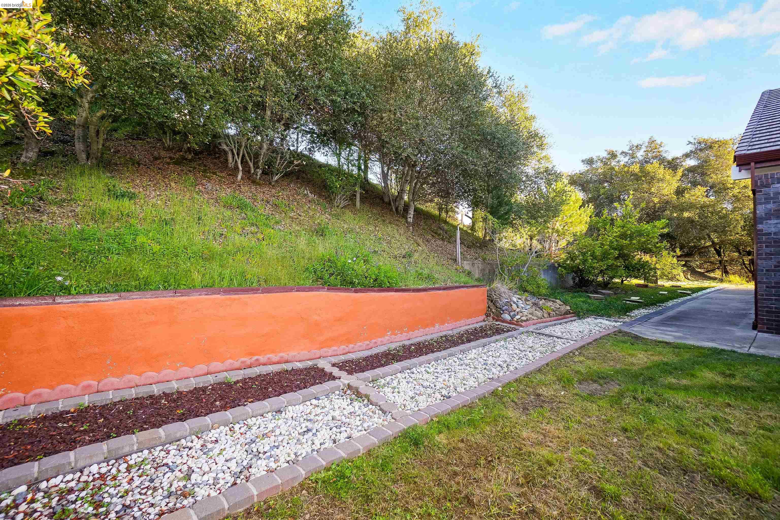 Detail Gallery Image 30 of 52 For 4080 Woodstock Rd., Hayward,  CA 94542-2255 - 4 Beds | 3 Baths