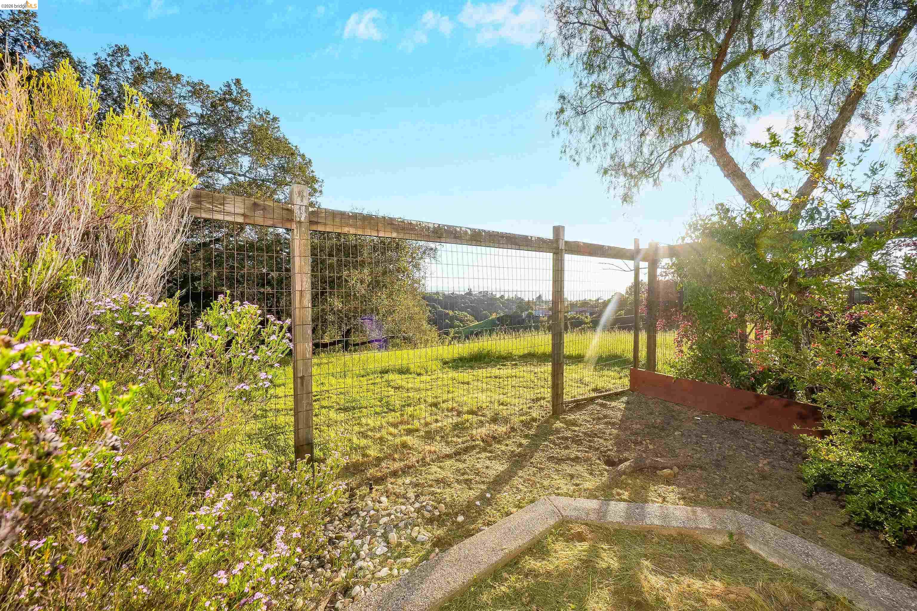 Detail Gallery Image 49 of 52 For 4080 Woodstock Rd., Hayward,  CA 94542-2255 - 4 Beds | 3 Baths