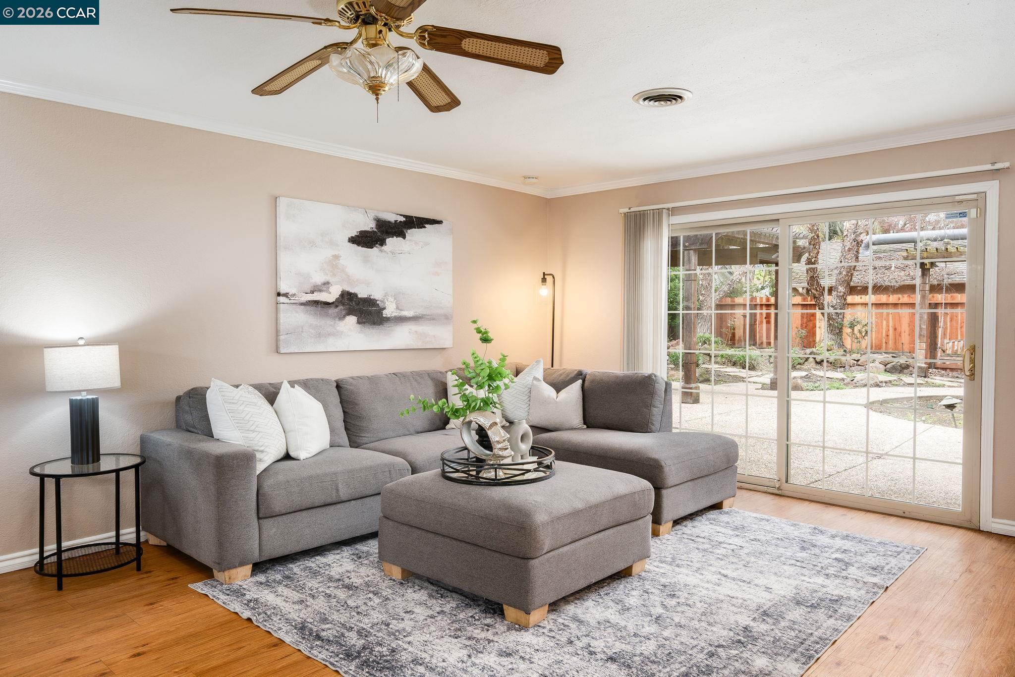 Detail Gallery Image 12 of 46 For 137 Maxine Dr, Pleasant Hill,  CA 94523 - 5 Beds | 2 Baths