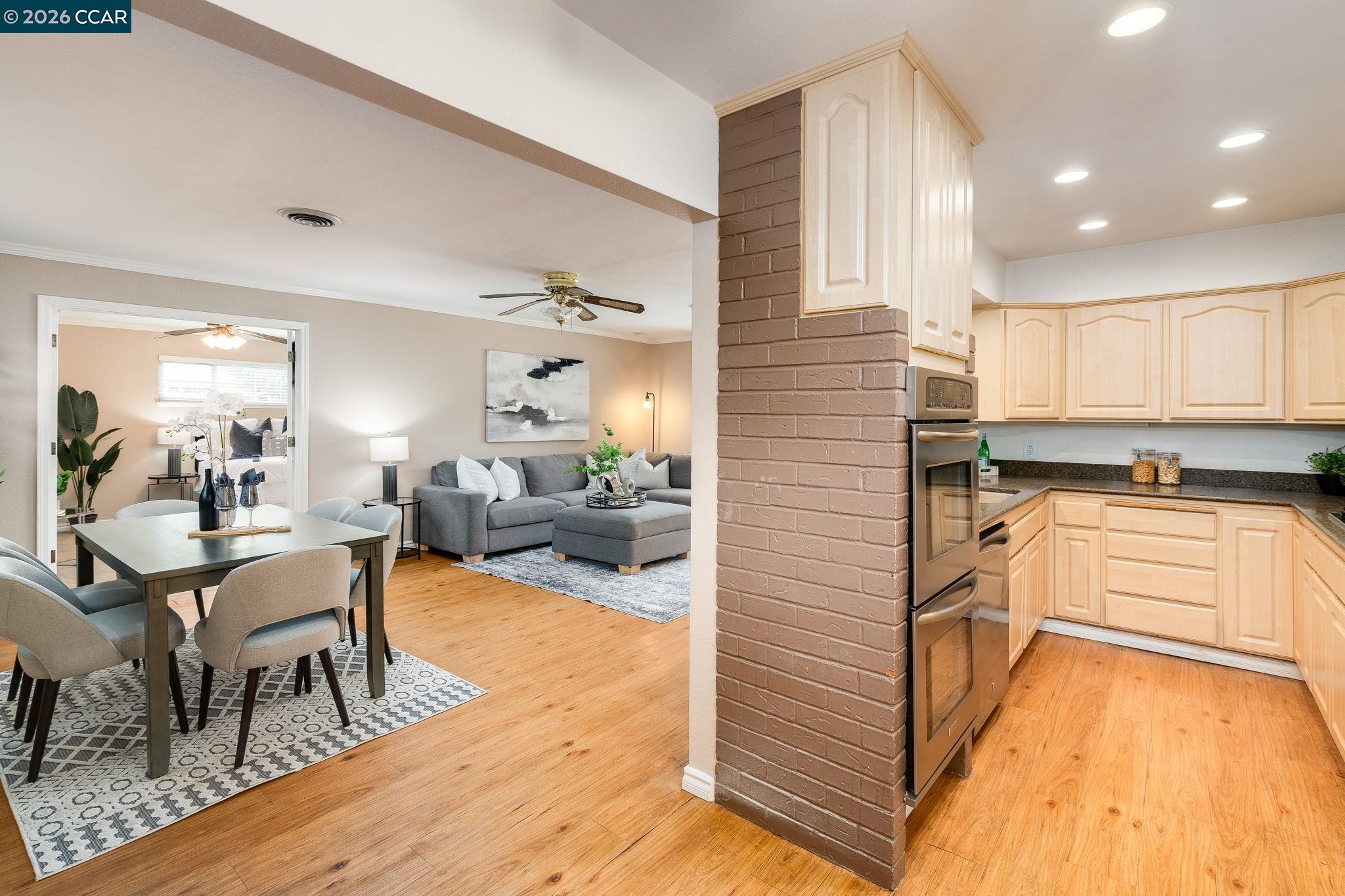 Detail Gallery Image 19 of 46 For 137 Maxine Dr, Pleasant Hill,  CA 94523 - 5 Beds | 2 Baths