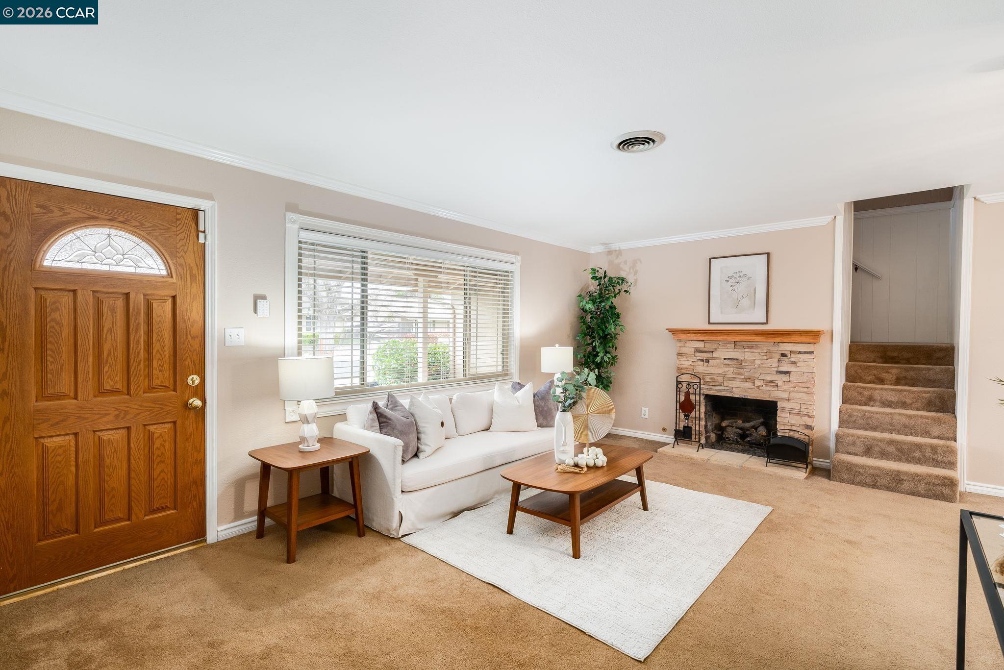 Detail Gallery Image 6 of 46 For 137 Maxine Dr, Pleasant Hill,  CA 94523 - 5 Beds | 2 Baths