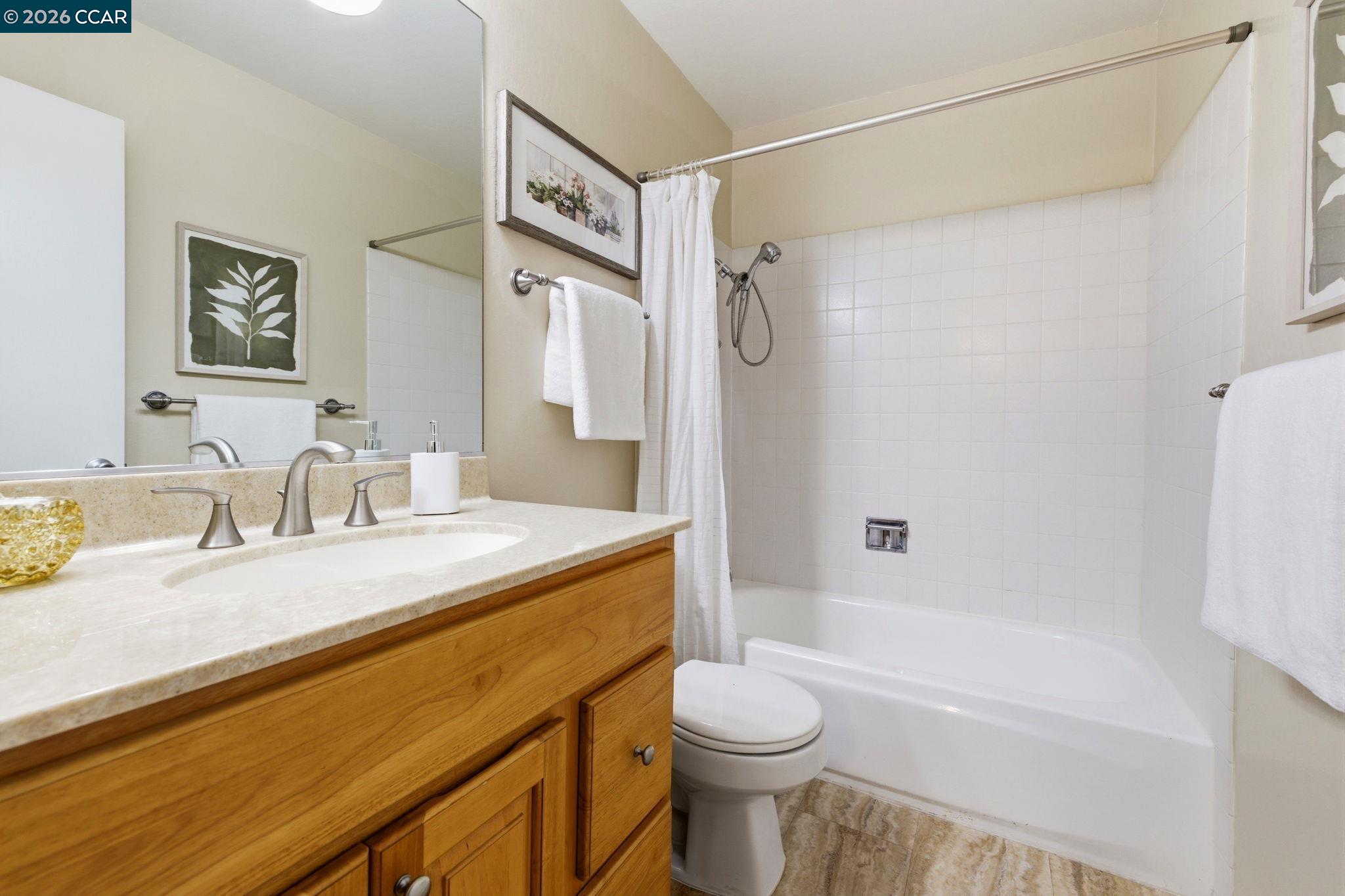 Detail Gallery Image 19 of 26 For 1589 Ashwood Dr., Martinez,  CA 94553 - 3 Beds | 2/1 Baths