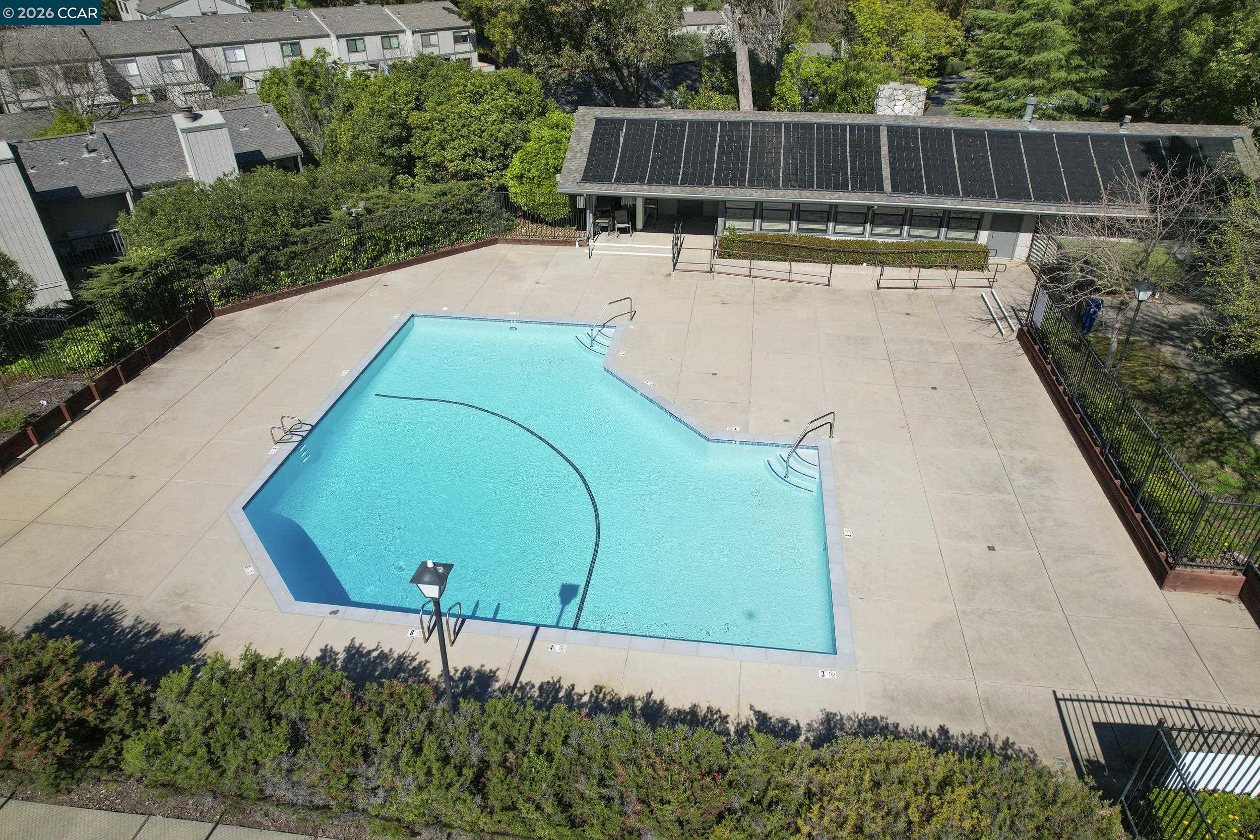 Detail Gallery Image 25 of 26 For 1589 Ashwood Dr., Martinez,  CA 94553 - 3 Beds | 2/1 Baths