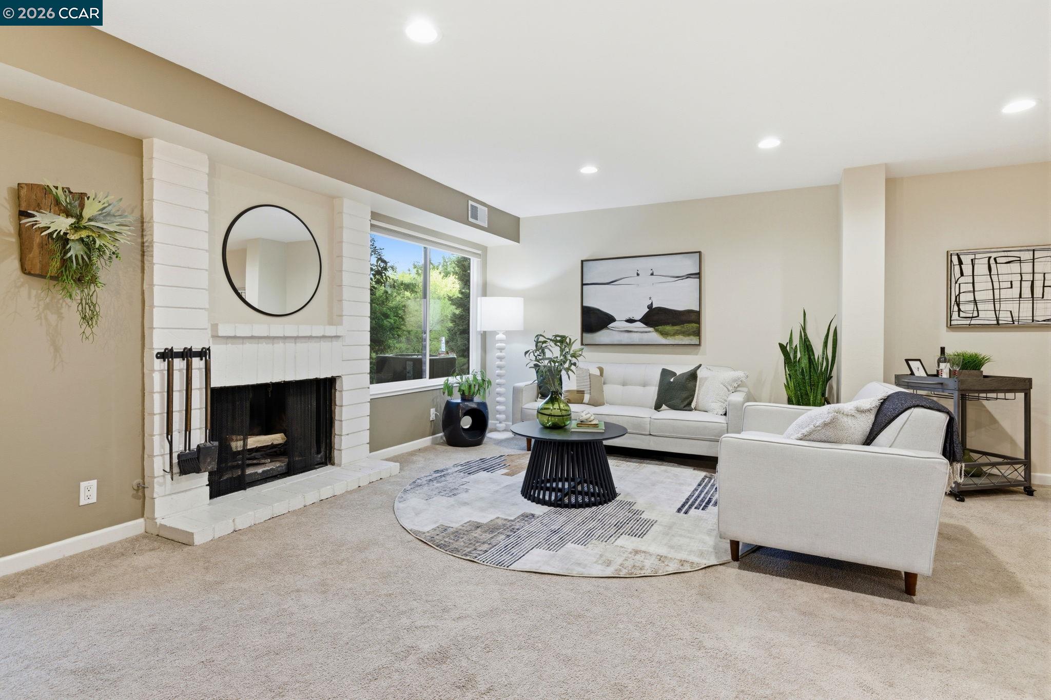 Detail Gallery Image 5 of 26 For 1589 Ashwood Dr., Martinez,  CA 94553 - 3 Beds | 2/1 Baths