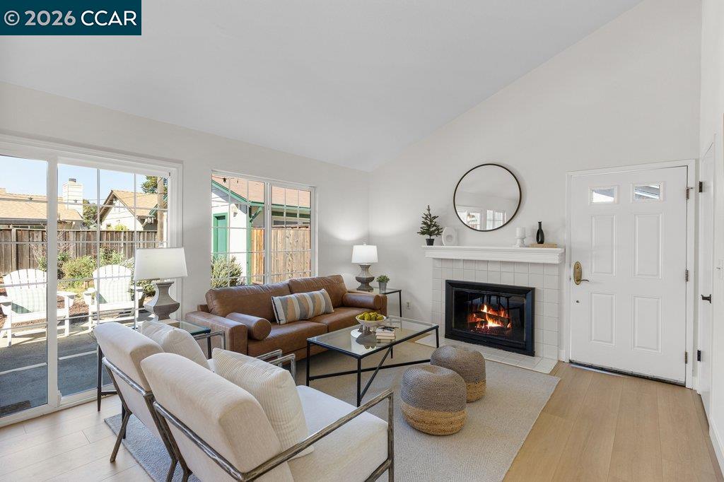 Front Image Thumbnail for CC41125909