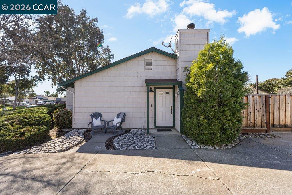 Detail Gallery Image 3 of 30 For 4669 Golf Dr, Livermore,  CA 94551 - 2 Beds | 1 Baths