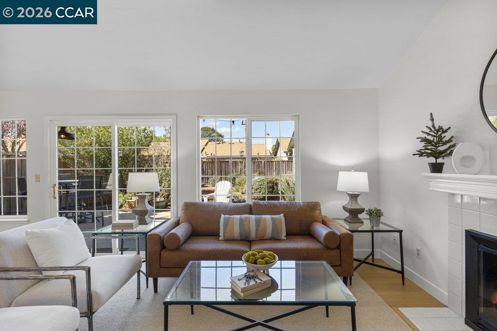 Detail Gallery Image 4 of 30 For 4669 Golf Dr, Livermore,  CA 94551 - 2 Beds | 1 Baths