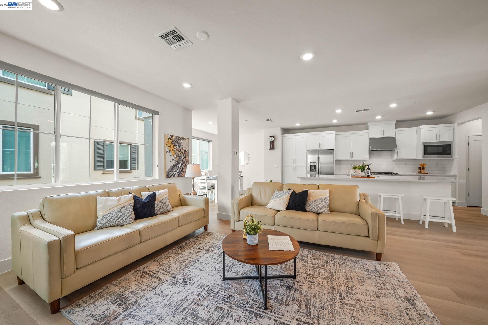 Detail Gallery Image 4 of 42 For 9034 Rudder Way, Newark,  CA 94560 - 4 Beds | 3/1 Baths