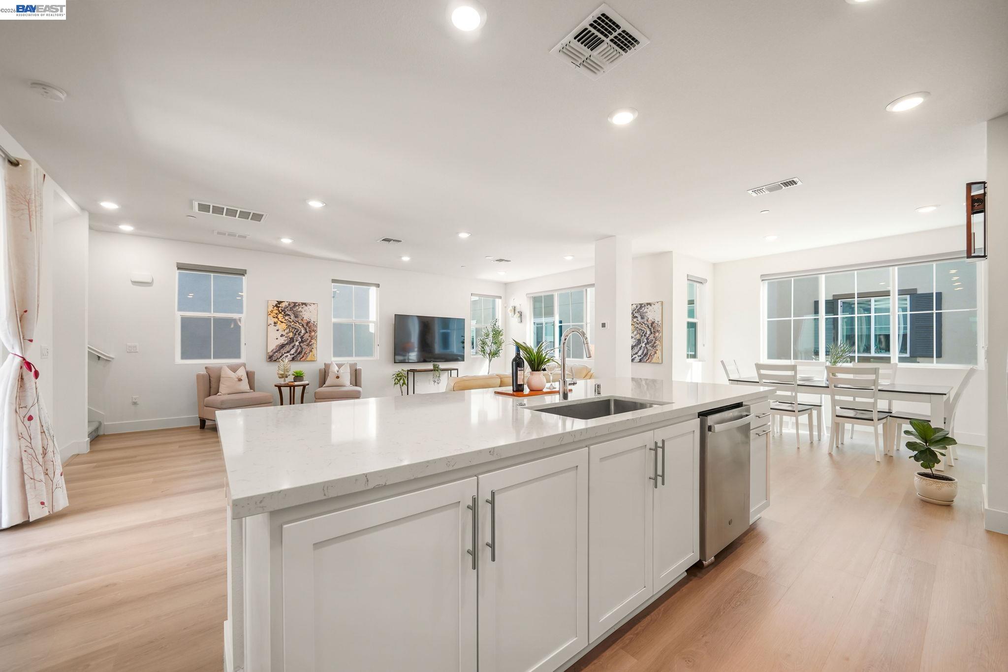 Detail Gallery Image 10 of 42 For 9034 Rudder Way, Newark,  CA 94560 - 4 Beds | 3/1 Baths