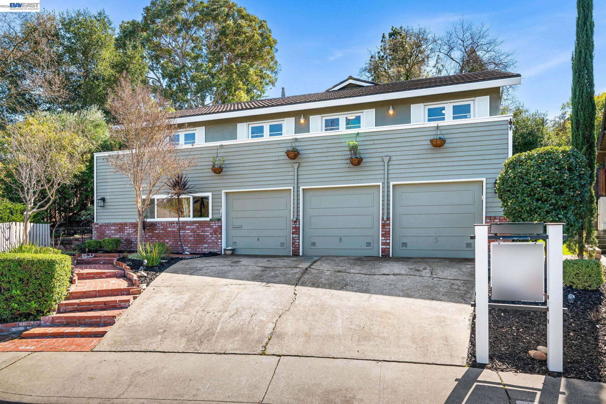 Detail Gallery Image 4 of 60 For 4262 Tamur Ct, Pleasanton,  CA 94566 - 5 Beds | 3 Baths