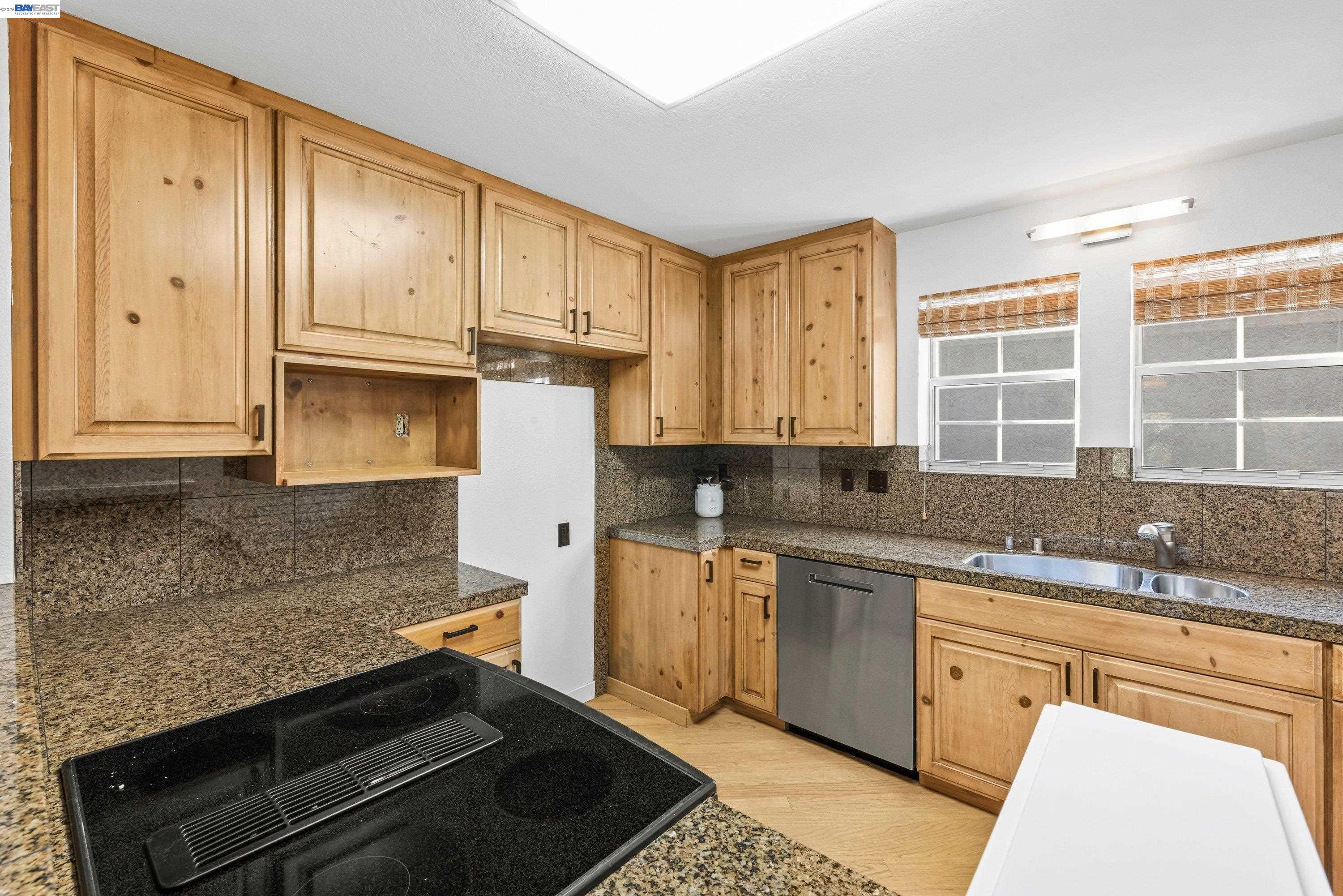 Photo #15: 41125914 Listing: Photo #15