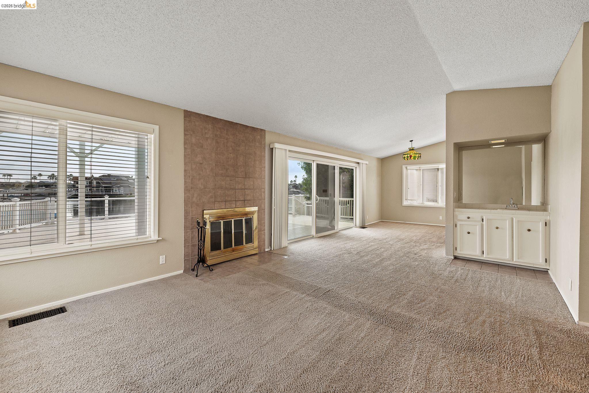 Detail Gallery Image 14 of 59 For 1147 Willow Lake Rd, Discovery Bay,  CA 94505 - 3 Beds | 2/1 Baths