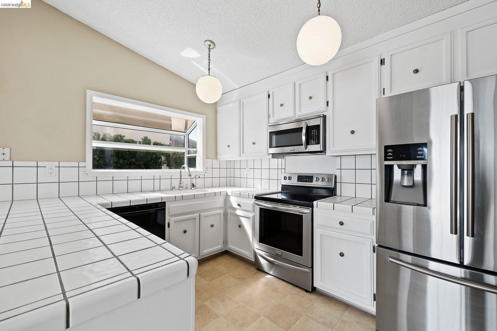 Detail Gallery Image 20 of 59 For 1147 Willow Lake Rd, Discovery Bay,  CA 94505 - 3 Beds | 2/1 Baths