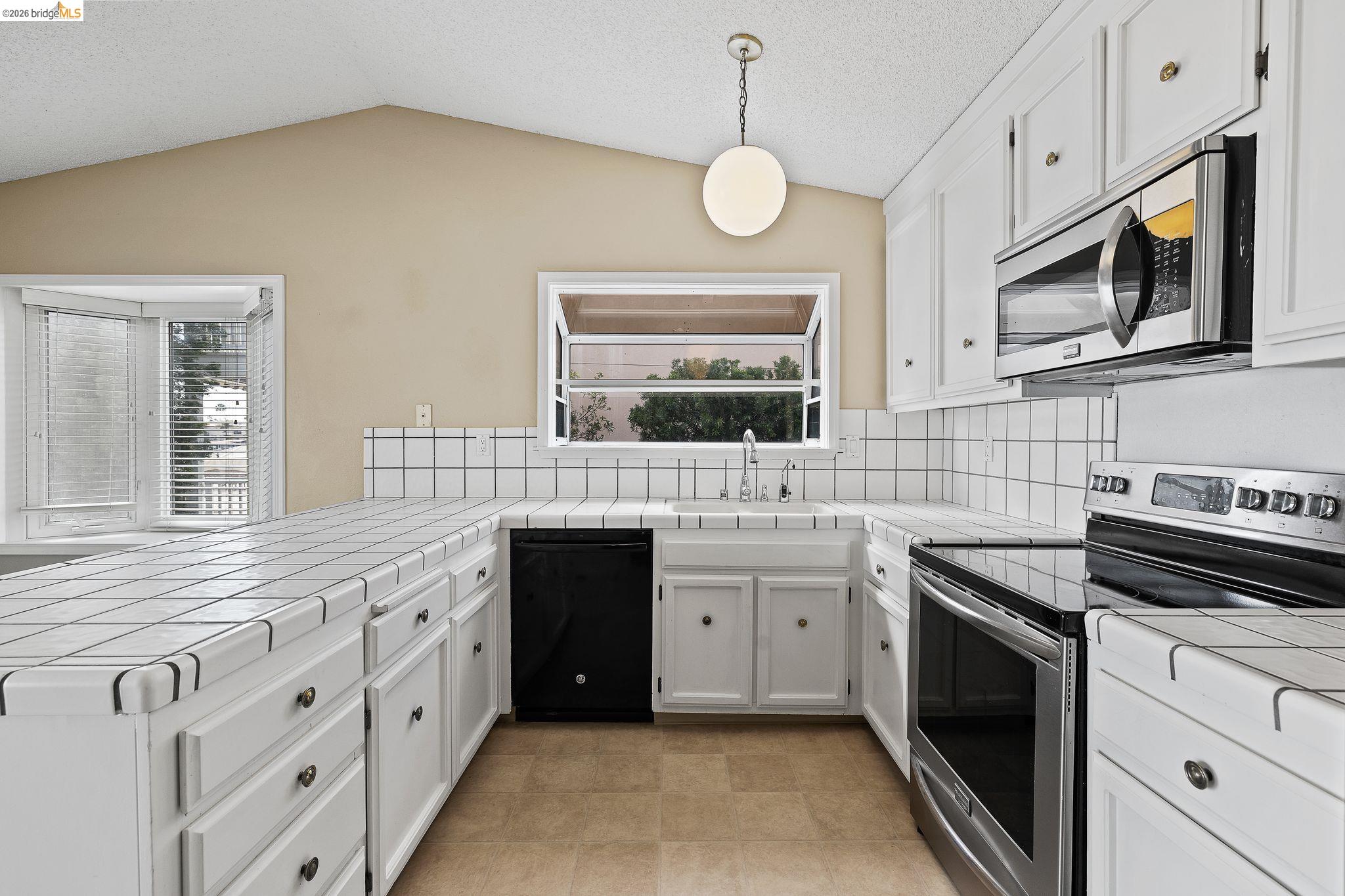 Detail Gallery Image 22 of 59 For 1147 Willow Lake Rd, Discovery Bay,  CA 94505 - 3 Beds | 2/1 Baths