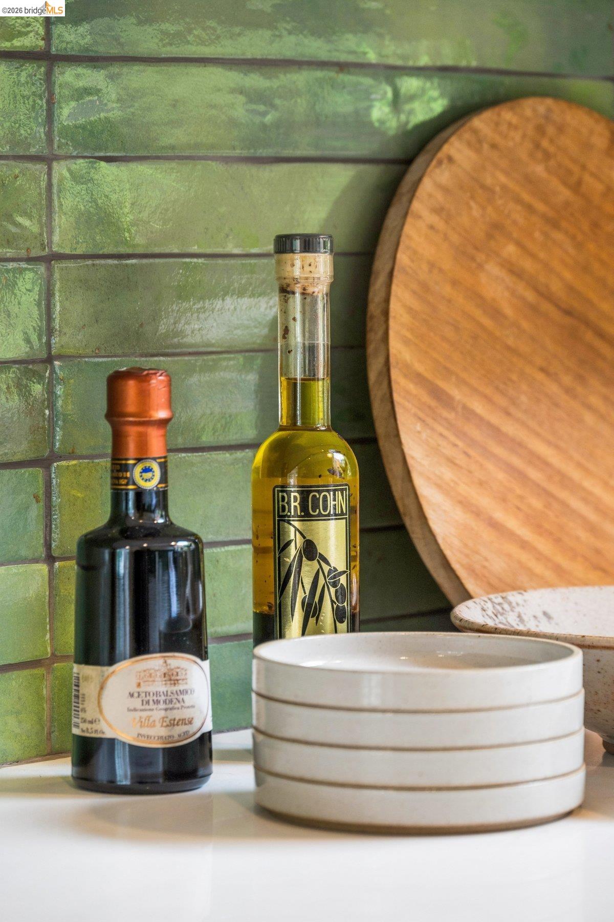 Detail Gallery Image 19 of 34 For 233 Capricorn Ave, Oakland,  CA 94611 - 3 Beds | 3 Baths