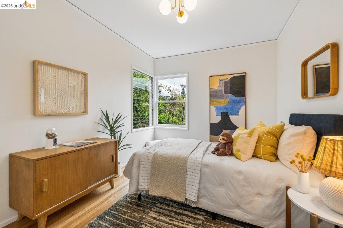 Detail Gallery Image 22 of 34 For 233 Capricorn Ave, Oakland,  CA 94611 - 3 Beds | 3 Baths