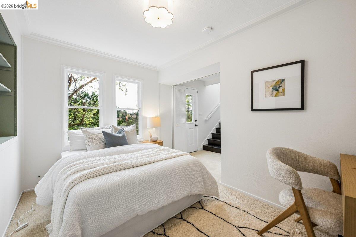 Detail Gallery Image 25 of 34 For 233 Capricorn Ave, Oakland,  CA 94611 - 3 Beds | 3 Baths