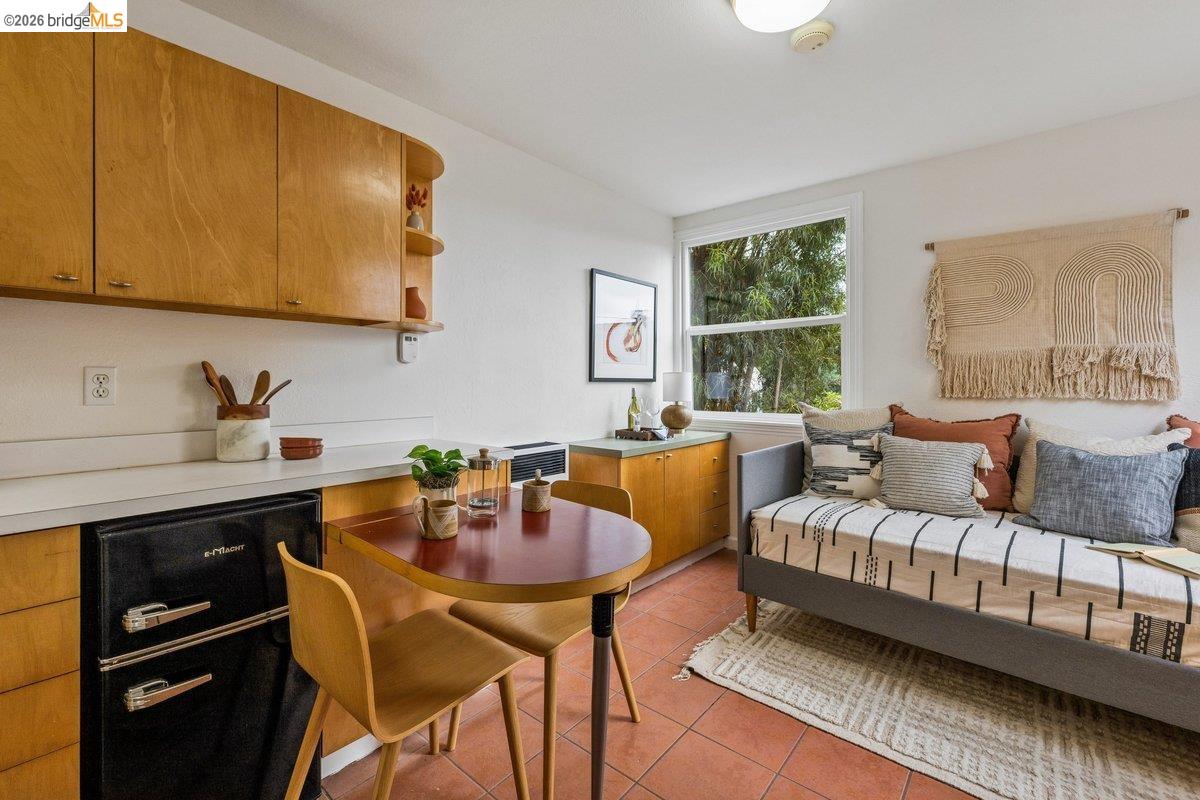 Detail Gallery Image 29 of 34 For 233 Capricorn Ave, Oakland,  CA 94611 - 3 Beds | 3 Baths