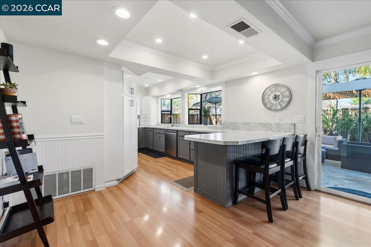 Detail Gallery Image 15 of 49 For 10005 Foxboro Cir, San Ramon,  CA 94583 - 3 Beds | 2/1 Baths