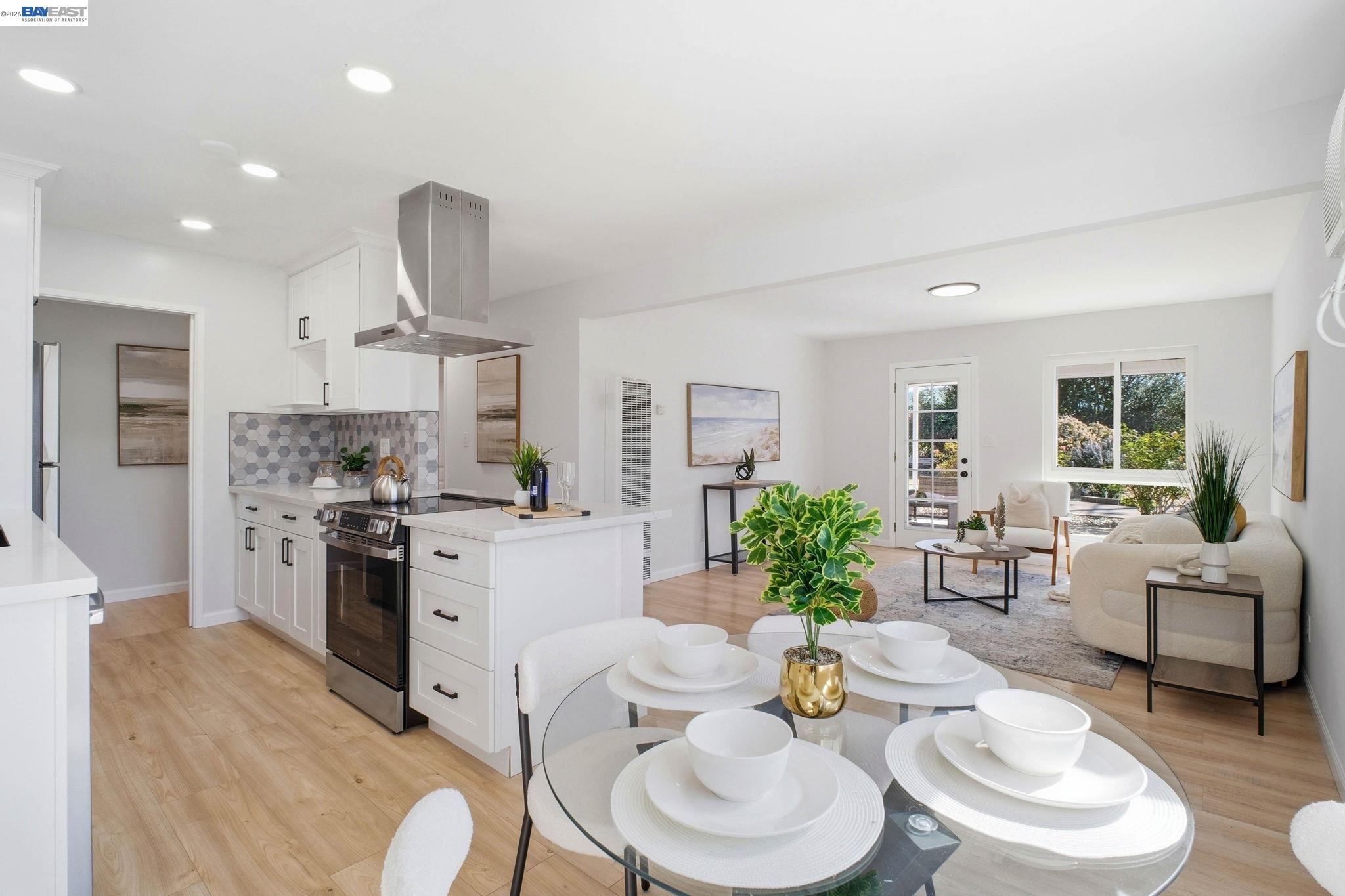 Detail Gallery Image 13 of 35 For 3136 Mission View Dr, Fremont,  CA 94538 - 3 Beds | 1/1 Baths