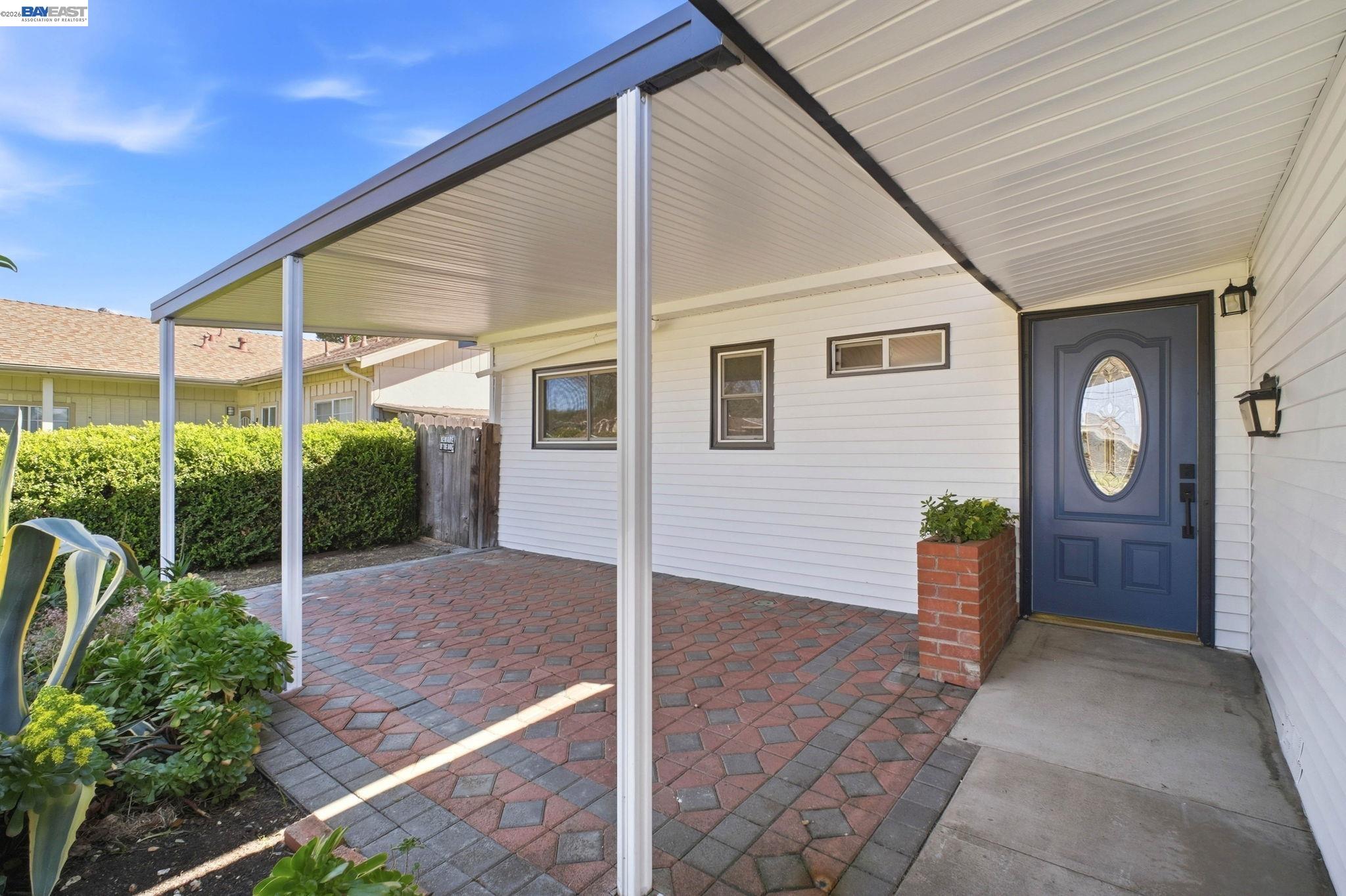 Detail Gallery Image 3 of 35 For 3136 Mission View Dr, Fremont,  CA 94538 - 3 Beds | 1/1 Baths