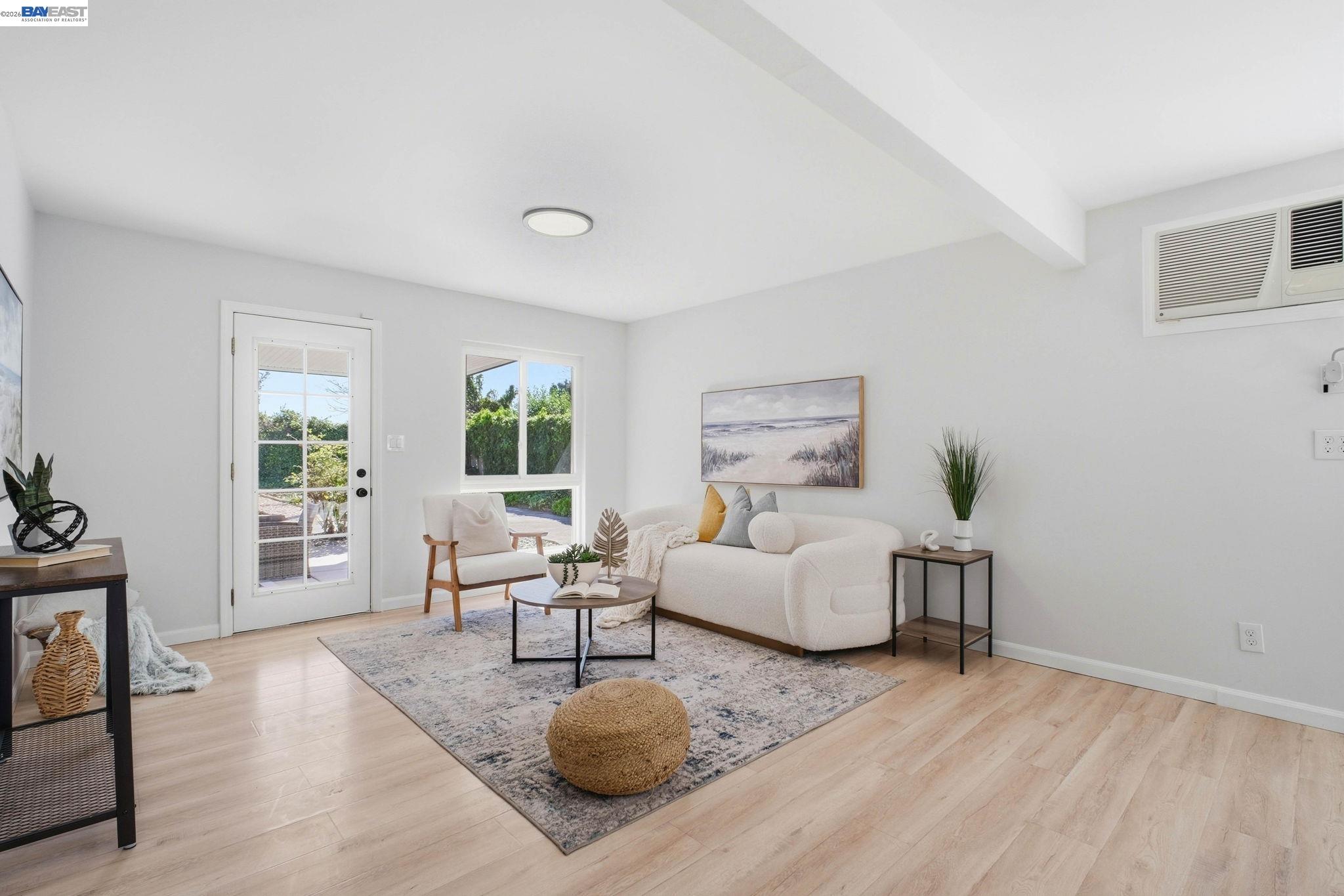 Detail Gallery Image 5 of 35 For 3136 Mission View Dr, Fremont,  CA 94538 - 3 Beds | 1/1 Baths