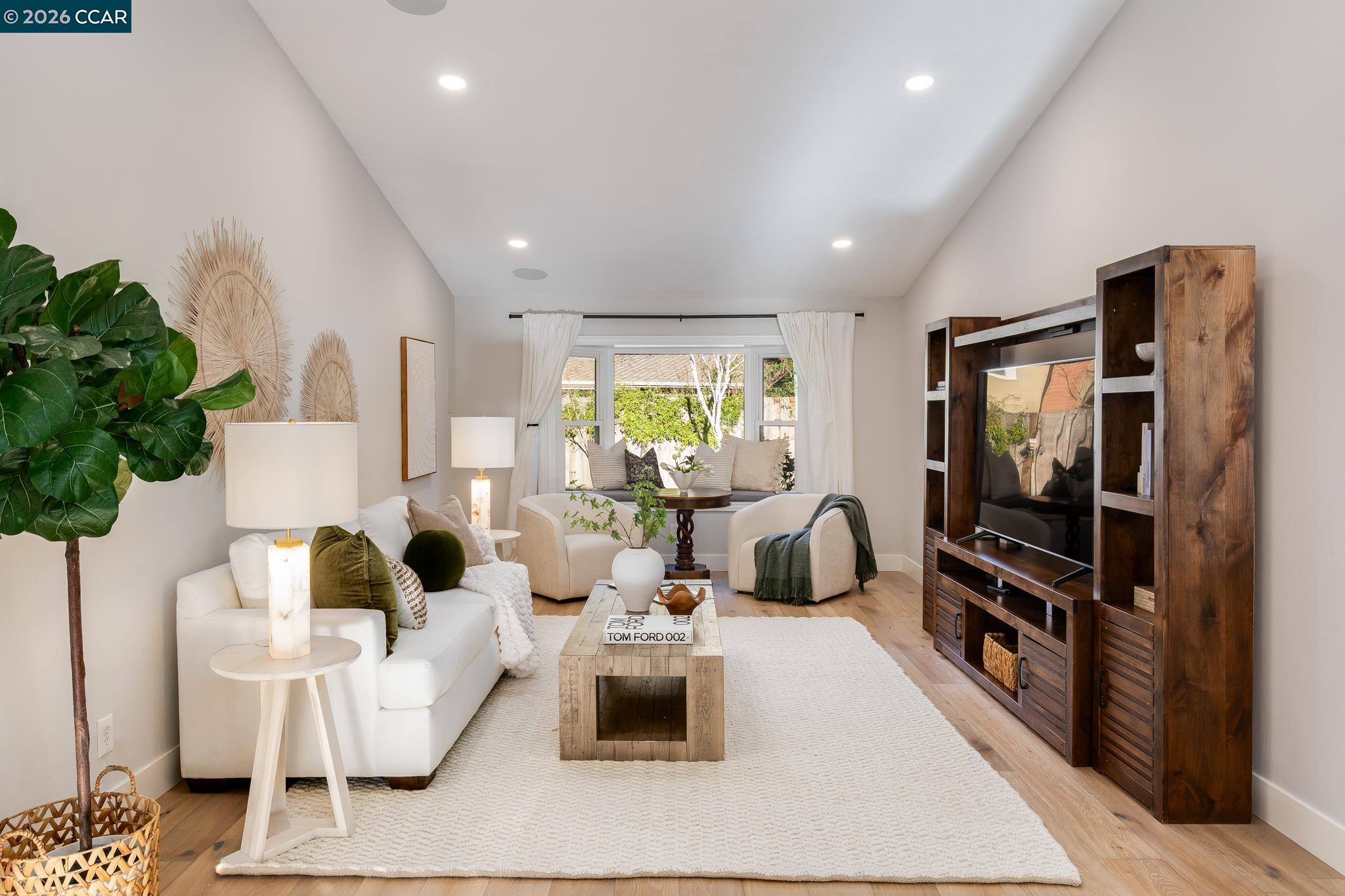 Detail Gallery Image 3 of 34 For 34 Pony Ct, San Ramon,  CA 94583 - 4 Beds | 2 Baths