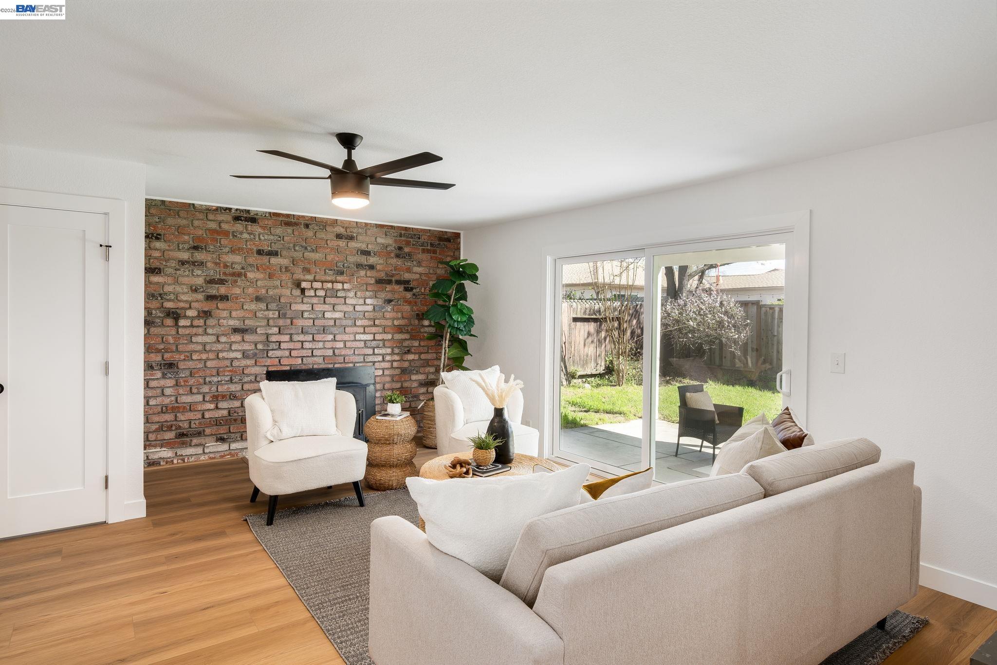 Detail Gallery Image 16 of 44 For 7172 Amador Valley Blvd, Dublin,  CA 94568 - 4 Beds | 2/1 Baths