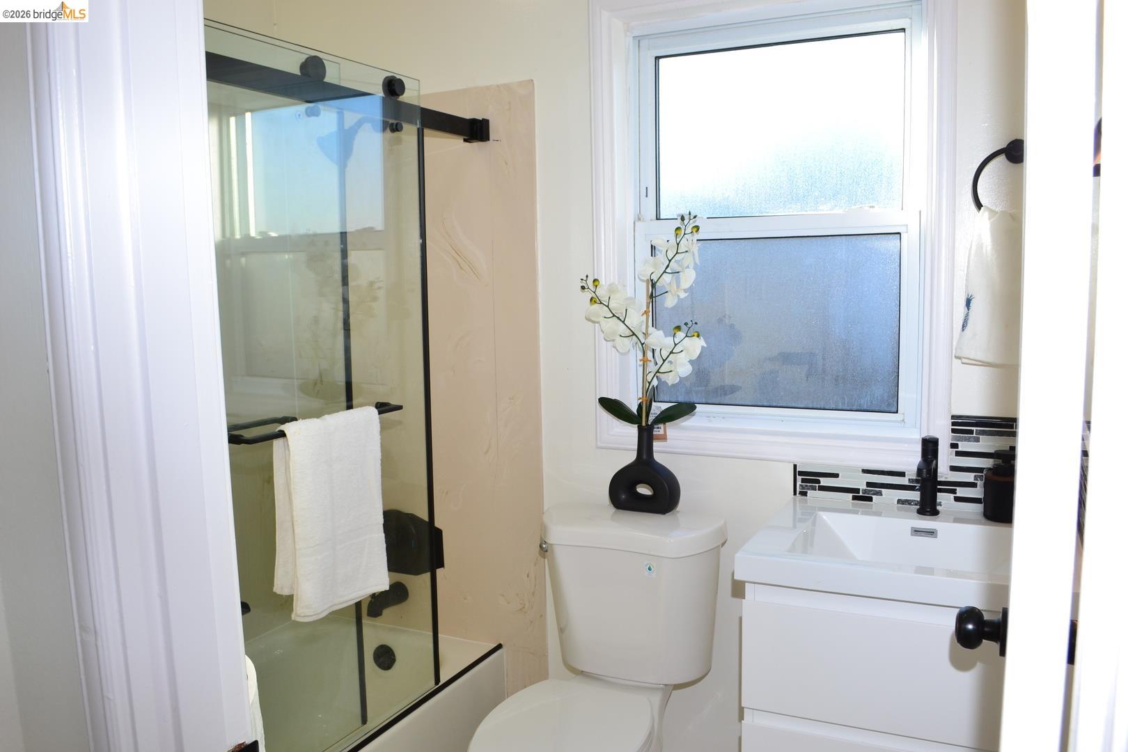 Detail Gallery Image 15 of 34 For 1516 Oscar St, Richmond,  CA 94804 - 3 Beds | 2 Baths