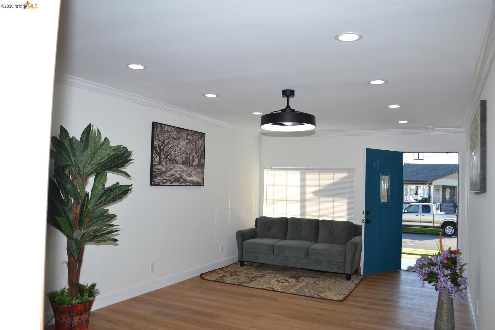 Detail Gallery Image 6 of 34 For 1516 Oscar St, Richmond,  CA 94804 - 3 Beds | 2 Baths