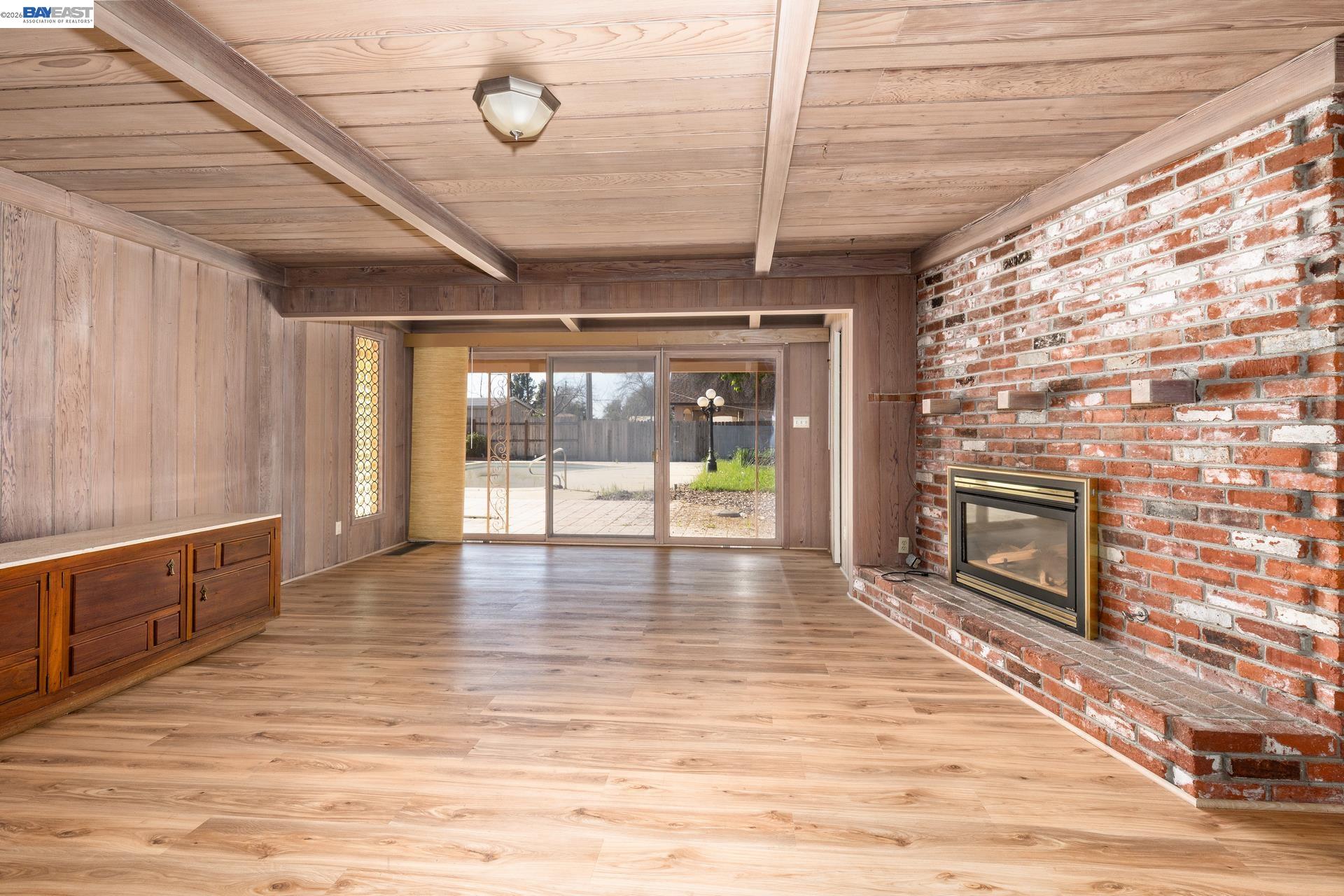 Detail Gallery Image 17 of 60 For 805 Lyon Ave, Sanger,  CA 93657 - 4 Beds | 3/1 Baths