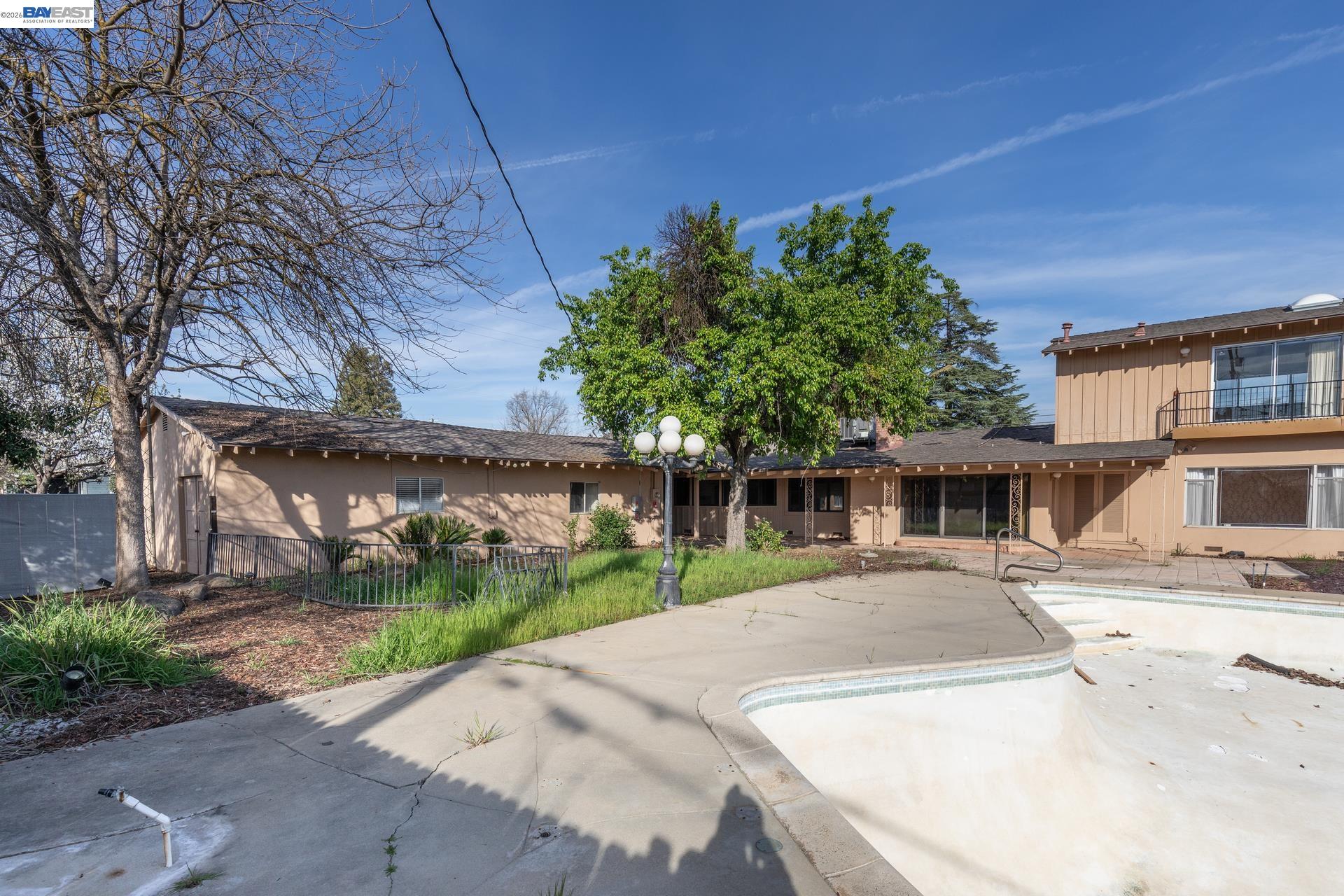 Detail Gallery Image 59 of 60 For 805 Lyon Ave, Sanger,  CA 93657 - 4 Beds | 3/1 Baths