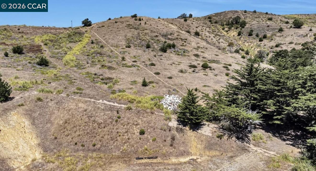 Detail Gallery Image 5 of 10 For 670 Roberts Rd, Pacifica,  CA 94044 - – Beds | – Baths