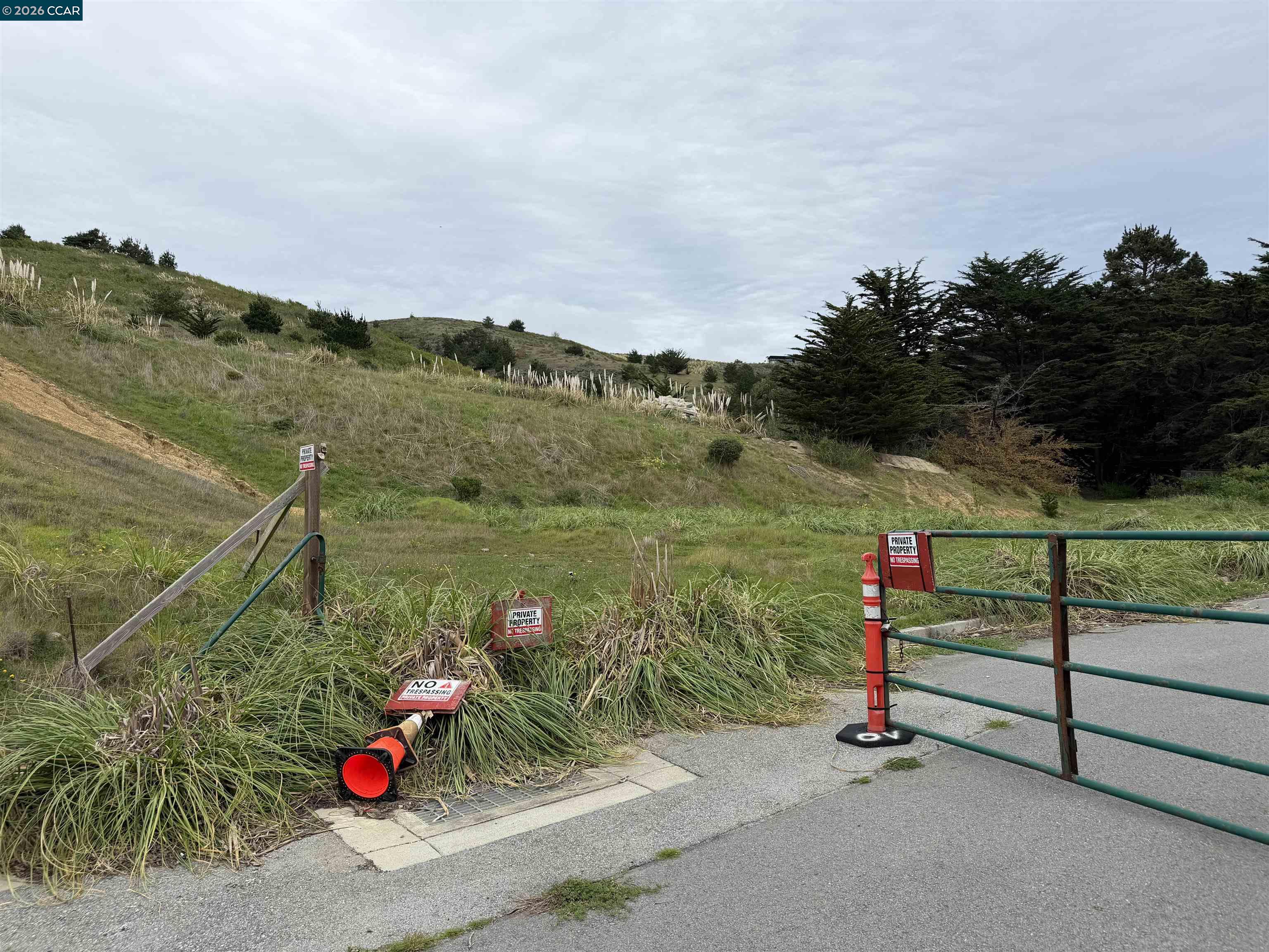 Detail Gallery Image 7 of 10 For 670 Roberts Rd, Pacifica,  CA 94044 - – Beds | – Baths