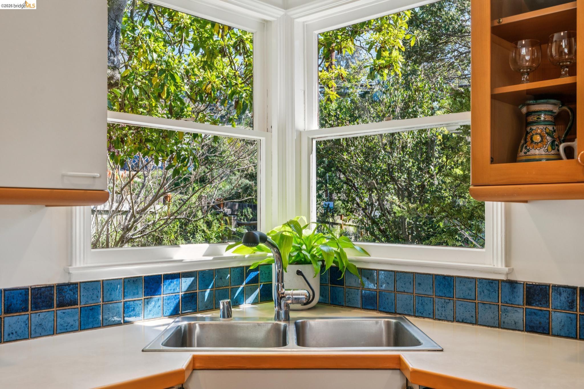 Detail Gallery Image 20 of 41 For 890 Keeler Ave, Berkeley,  CA 94708 - 3 Beds | 1/1 Baths