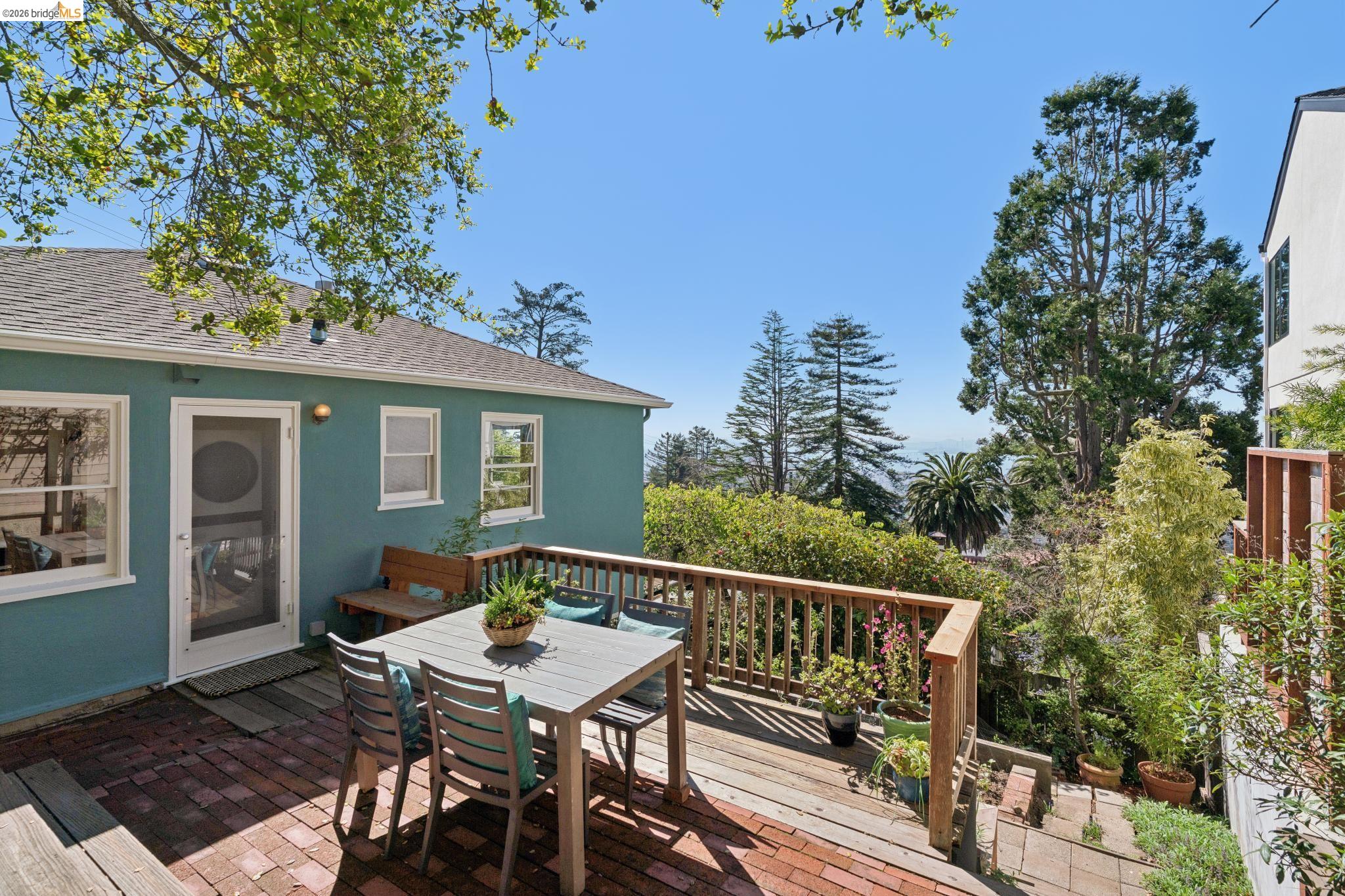 Detail Gallery Image 33 of 41 For 890 Keeler Ave, Berkeley,  CA 94708 - 3 Beds | 1/1 Baths