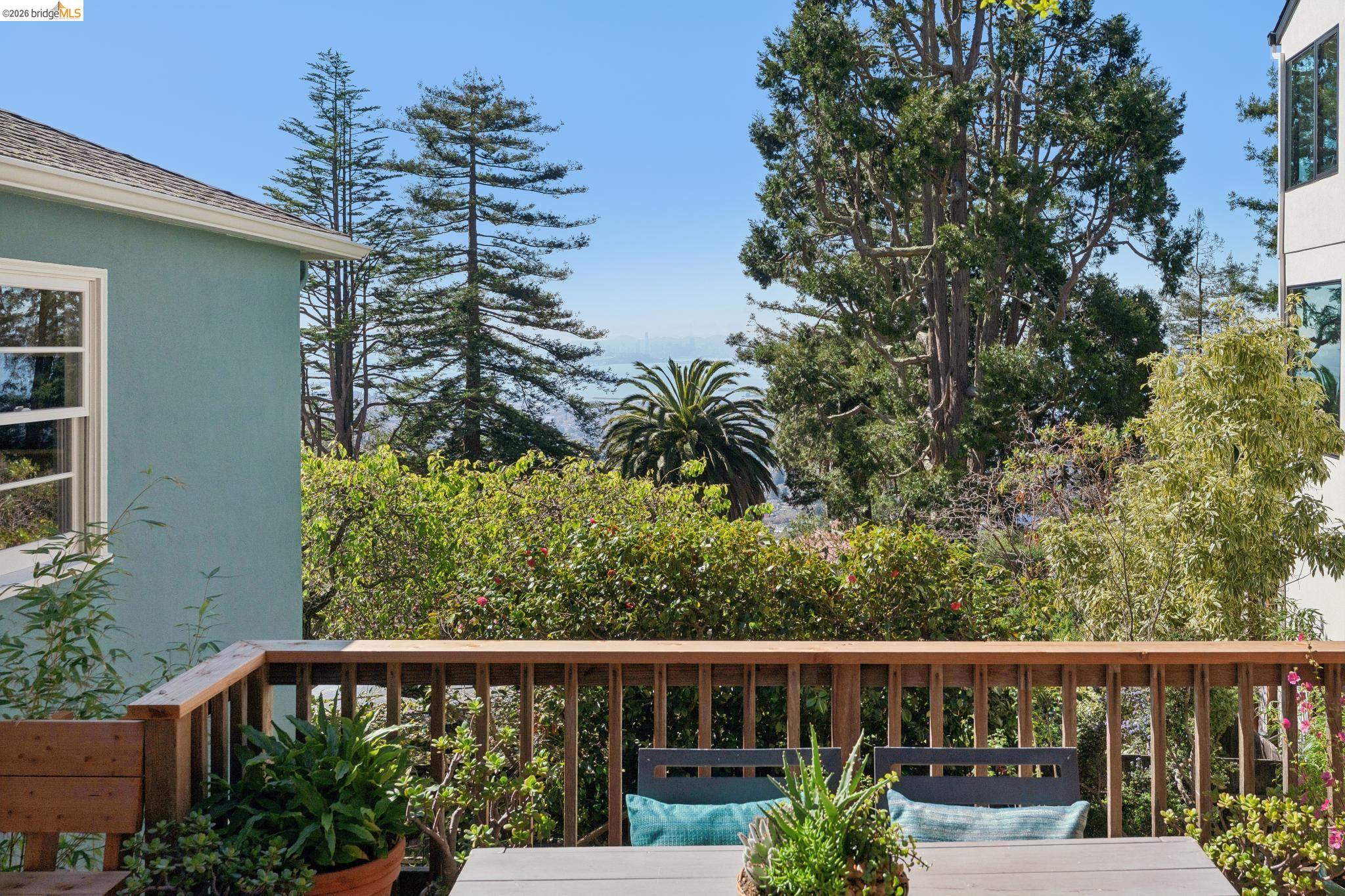 Detail Gallery Image 36 of 41 For 890 Keeler Ave, Berkeley,  CA 94708 - 3 Beds | 1/1 Baths