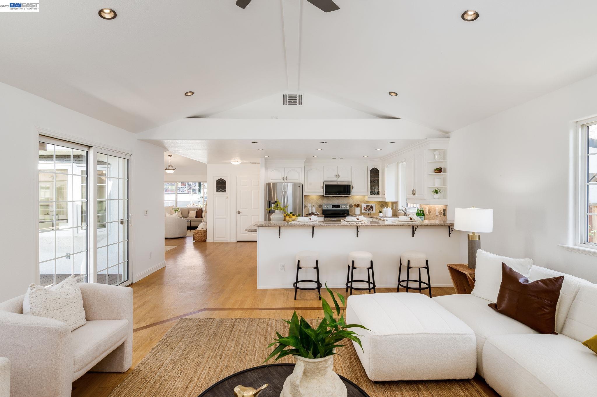 Detail Gallery Image 14 of 39 For 7434 Larkdale Ave, Dublin,  CA 94568 - 3 Beds | 2 Baths