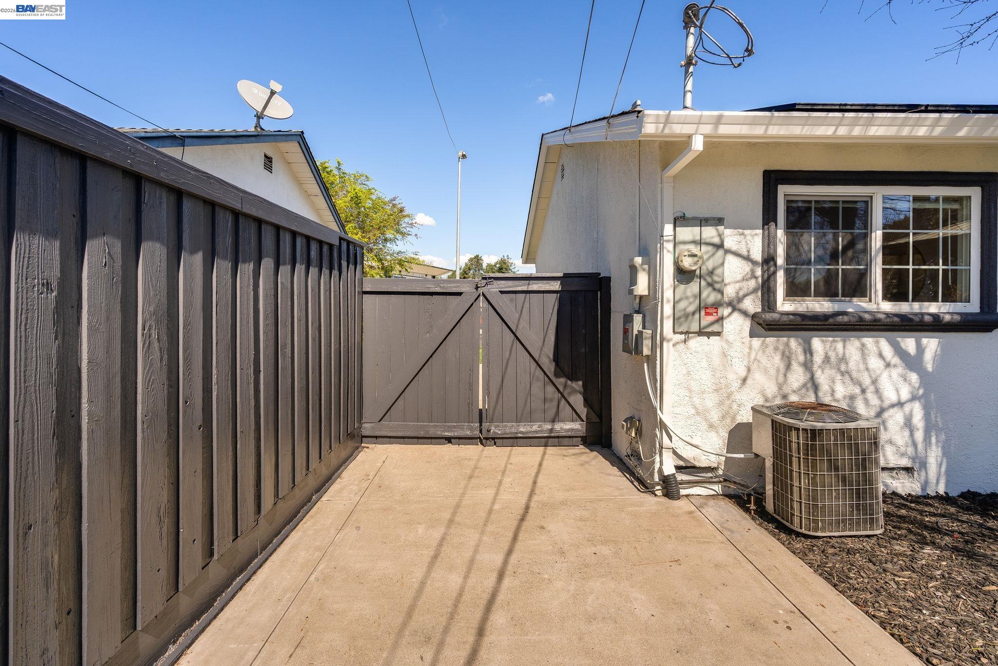 Detail Gallery Image 37 of 39 For 7434 Larkdale Ave, Dublin,  CA 94568 - 3 Beds | 2 Baths