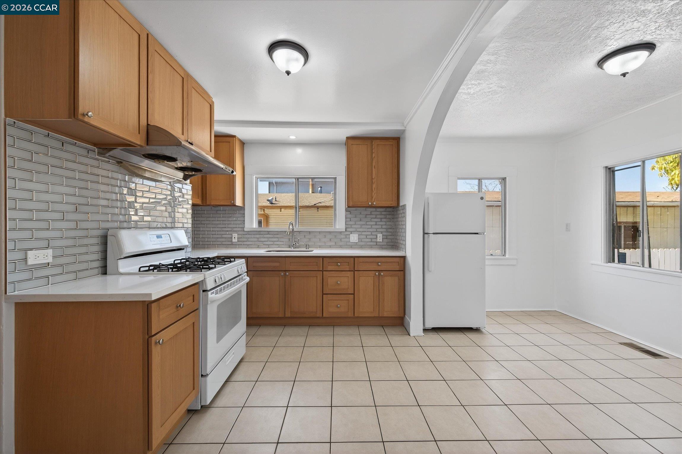 Detail Gallery Image 8 of 33 For 2837 Minna Ave, Oakland,  CA 94619 - 3 Beds | 2 Baths