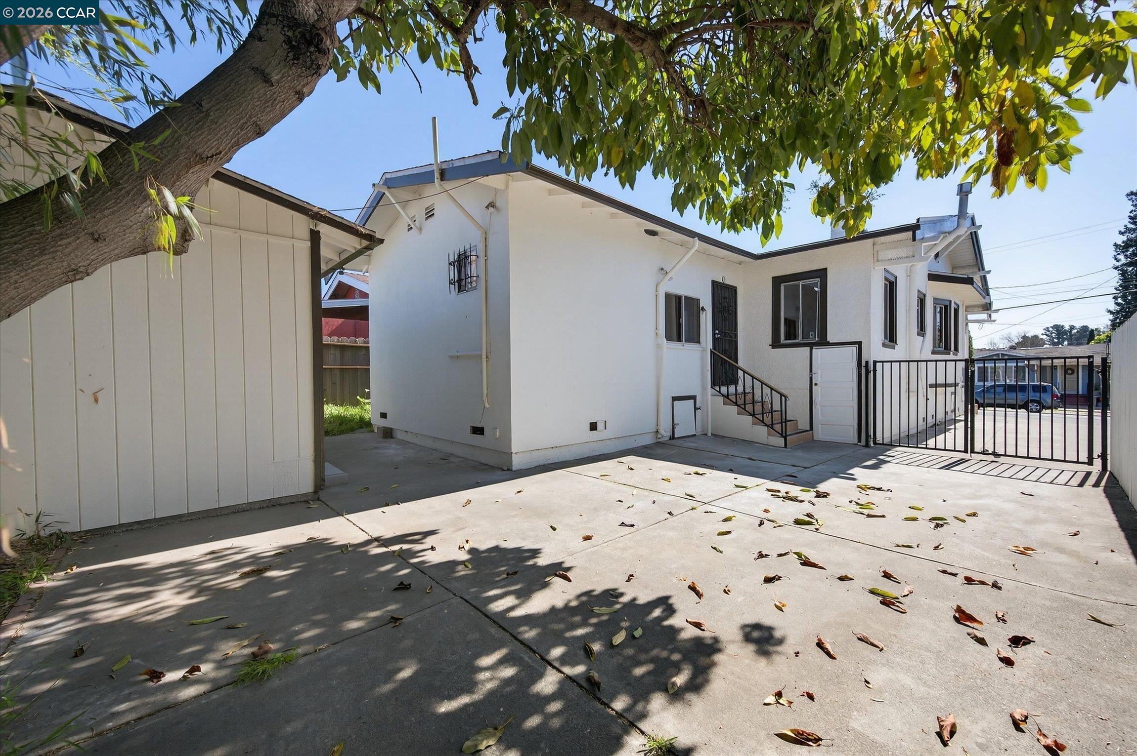 Detail Gallery Image 20 of 33 For 2837 Minna Ave, Oakland,  CA 94619 - 3 Beds | 2 Baths