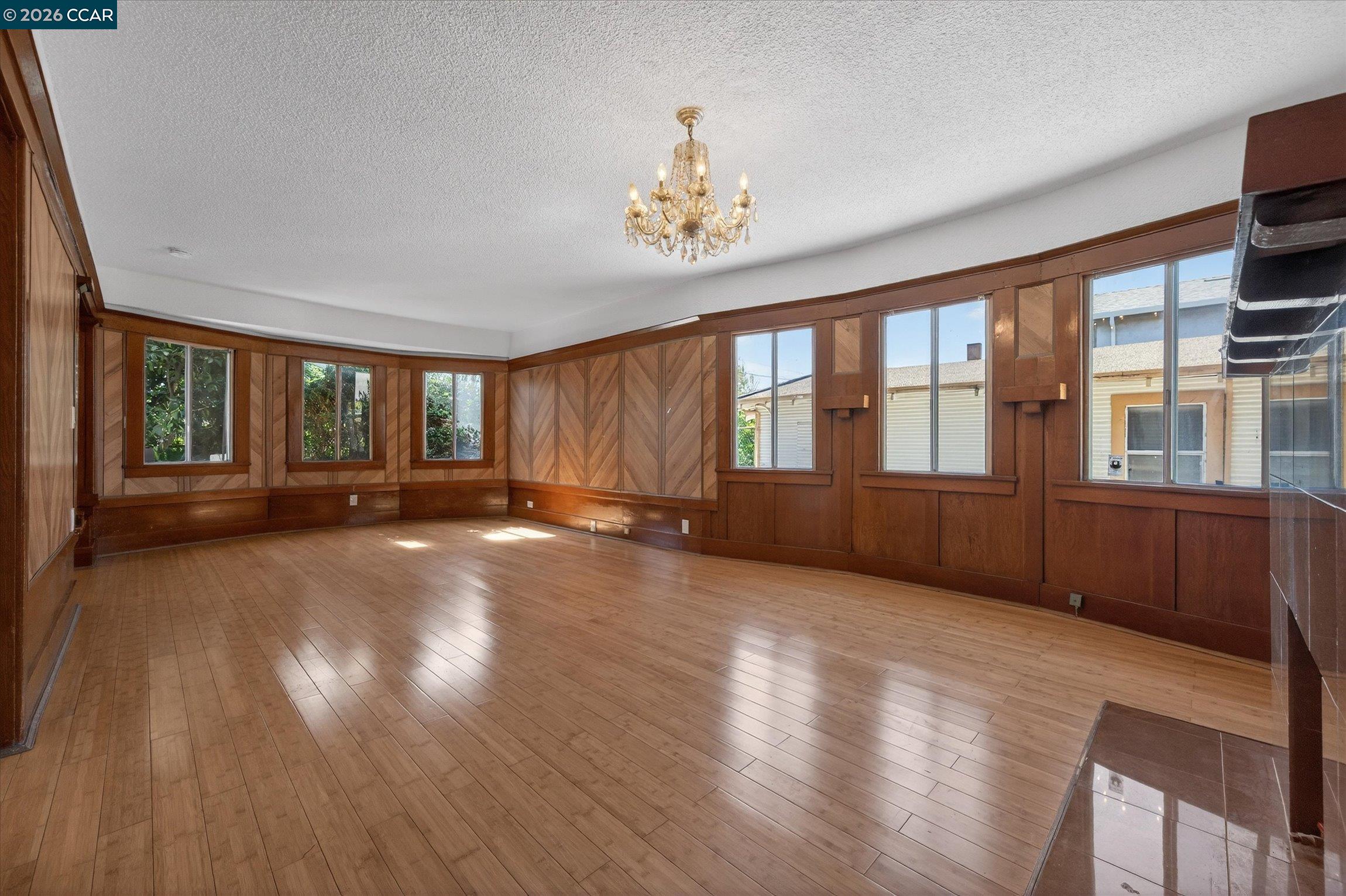 Detail Gallery Image 7 of 33 For 2837 Minna Ave, Oakland,  CA 94619 - 3 Beds | 2 Baths