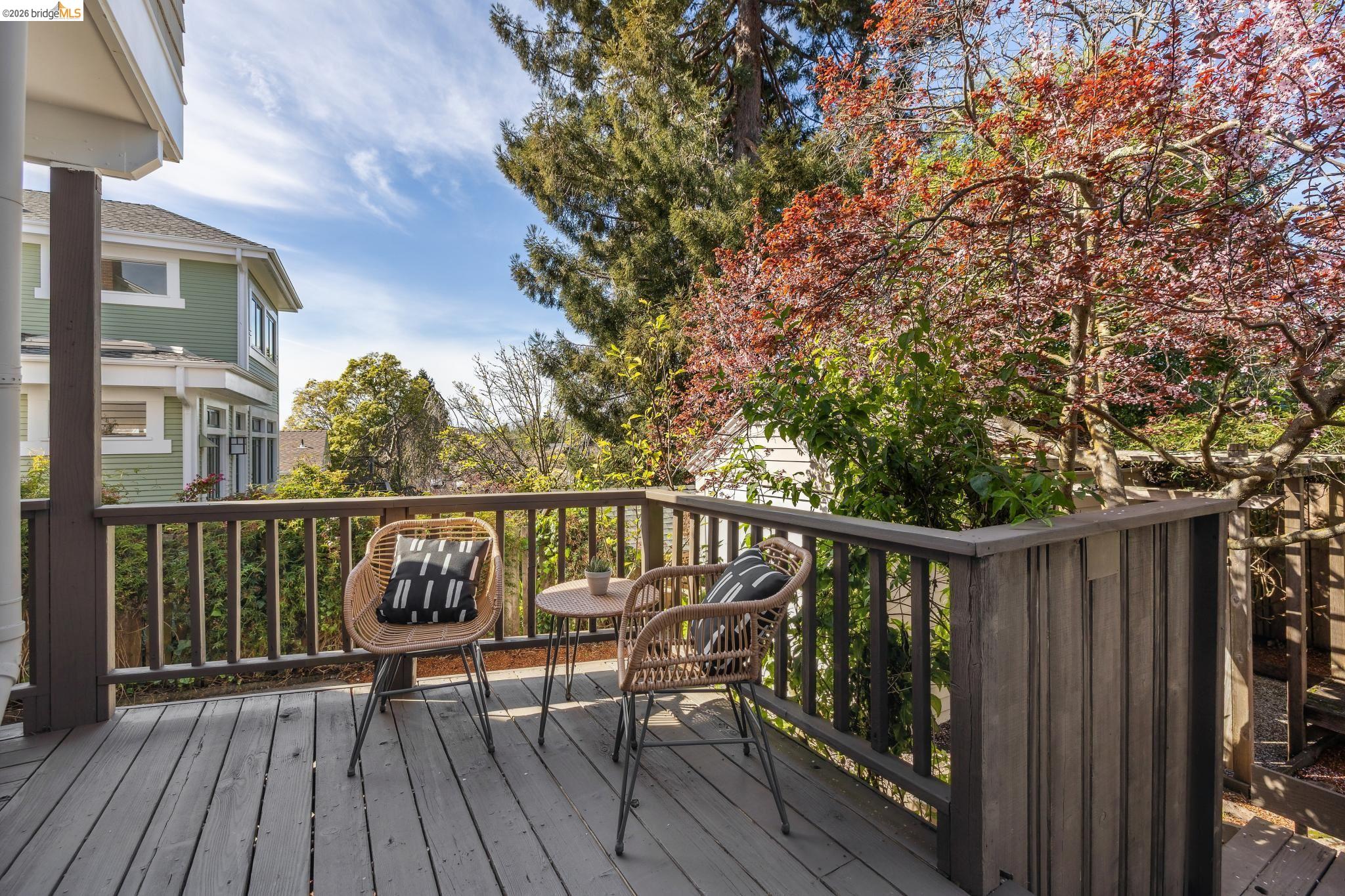 Detail Gallery Image 20 of 44 For 1815 Vine St, Berkeley,  CA 94703 - 3 Beds | 2 Baths
