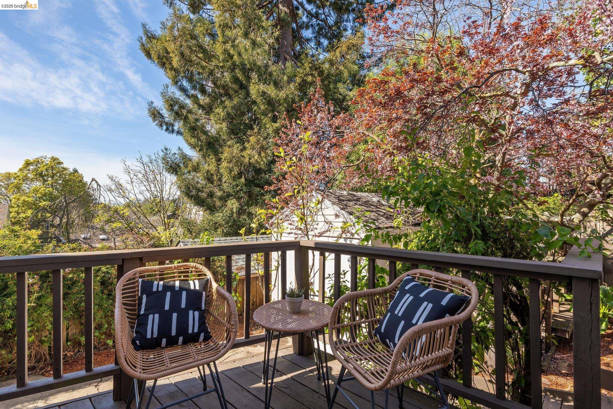 Detail Gallery Image 21 of 44 For 1815 Vine St, Berkeley,  CA 94703 - 3 Beds | 2 Baths