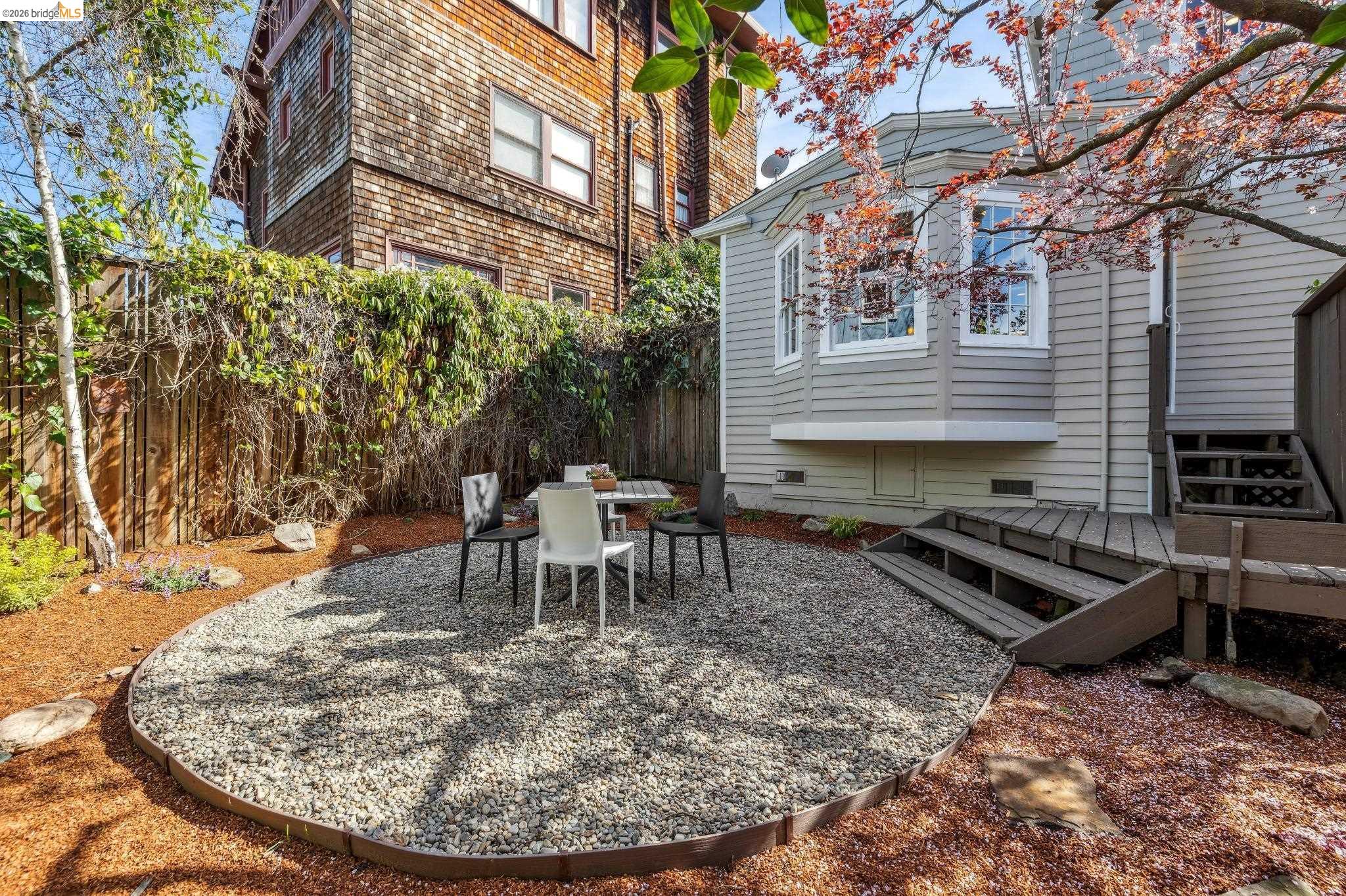 Detail Gallery Image 36 of 44 For 1815 Vine St, Berkeley,  CA 94703 - 3 Beds | 2 Baths