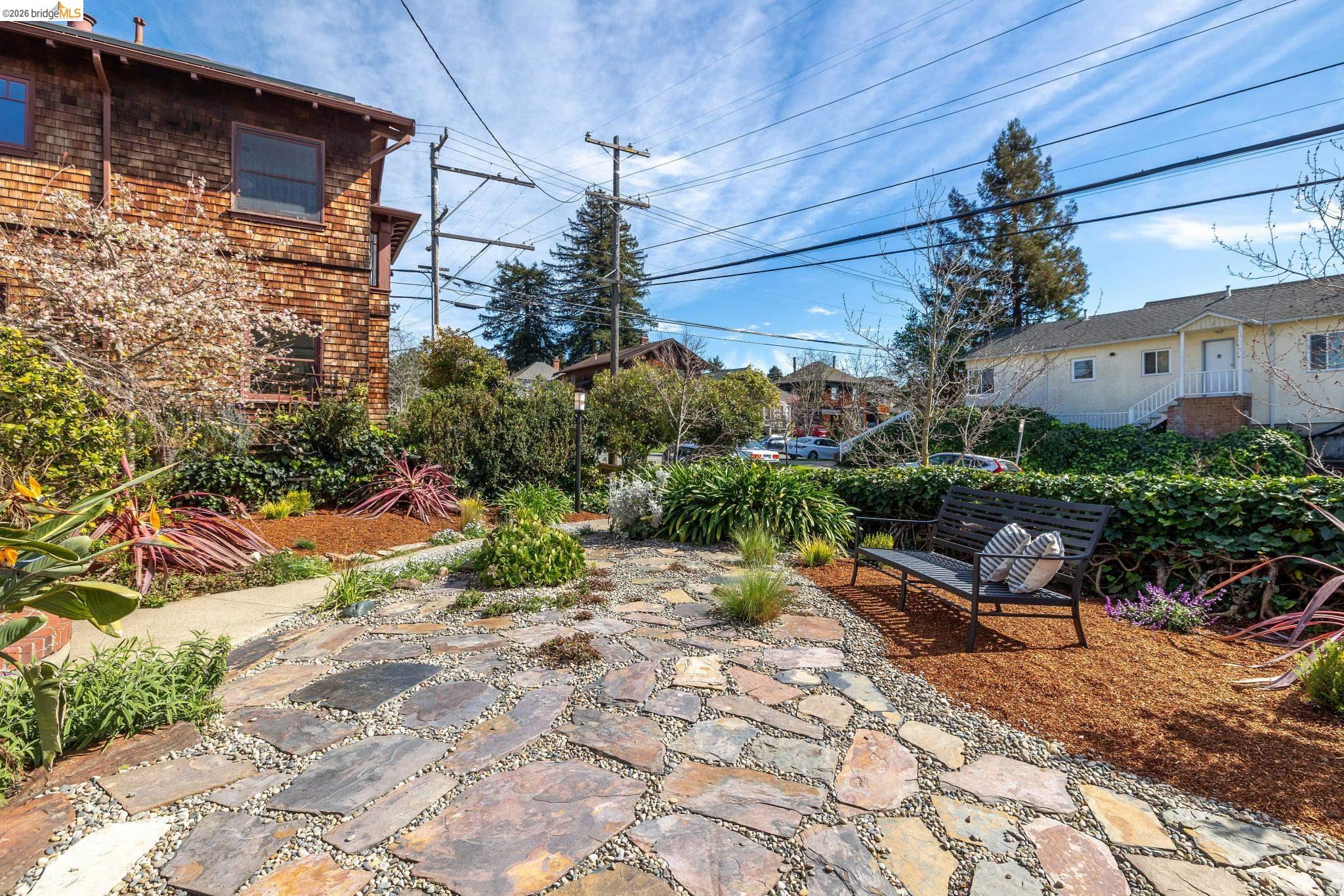 Detail Gallery Image 41 of 44 For 1815 Vine St, Berkeley,  CA 94703 - 3 Beds | 2 Baths