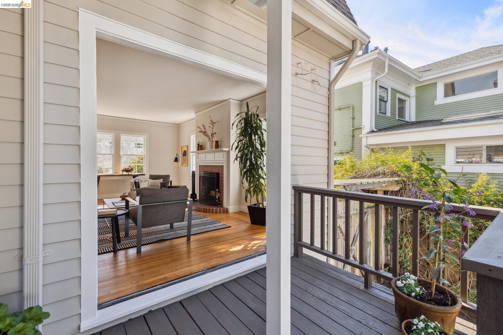 Detail Gallery Image 7 of 44 For 1815 Vine St, Berkeley,  CA 94703 - 3 Beds | 2 Baths